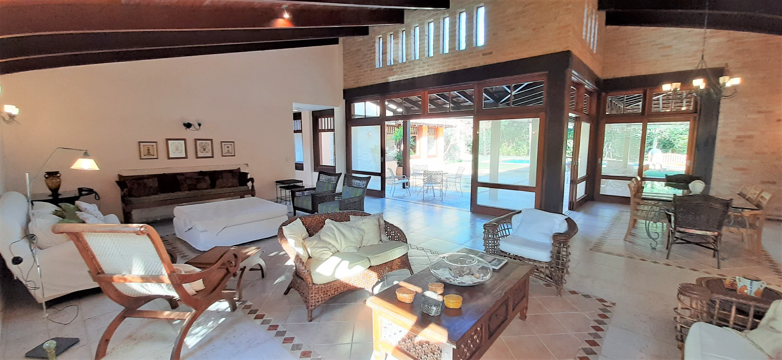Casas no Condominio Iporanga a Venda