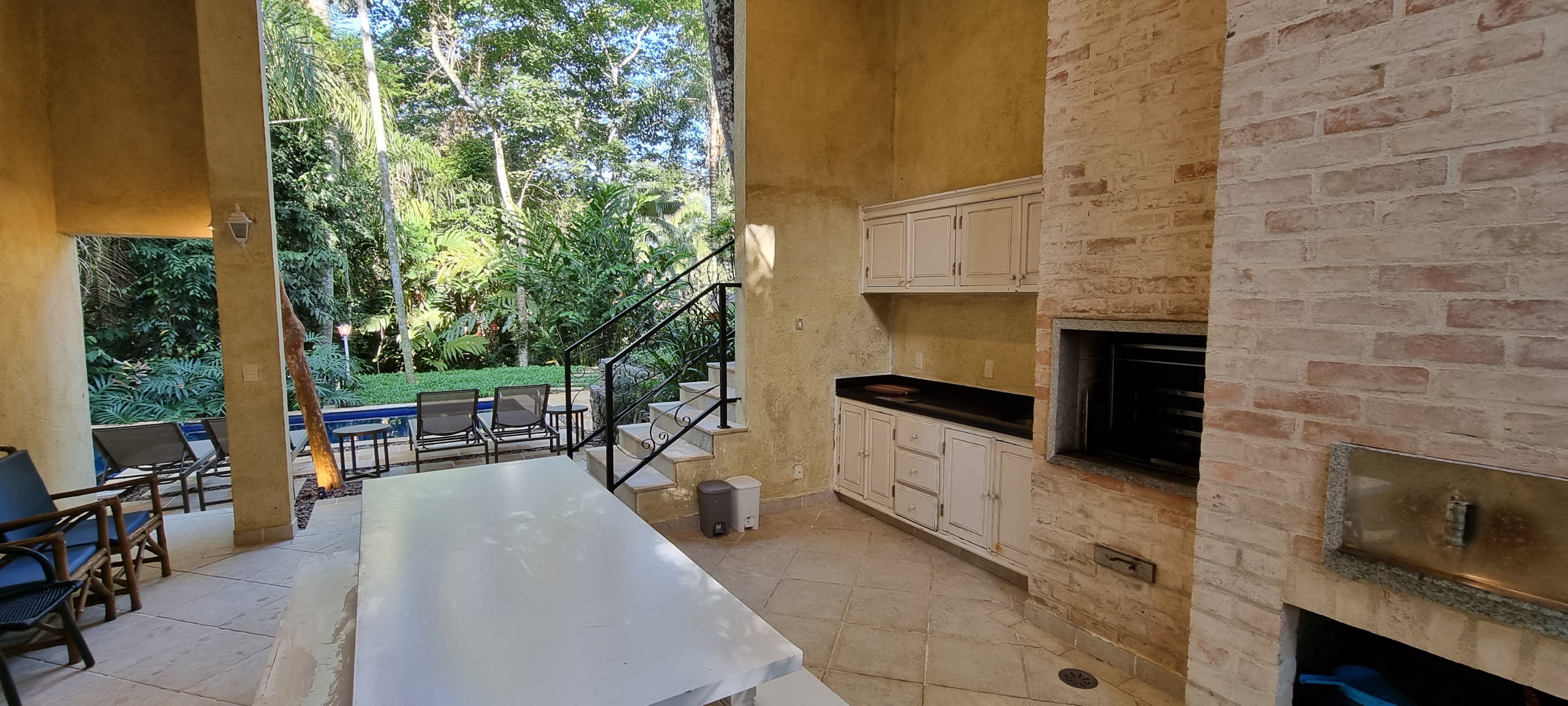 Locação no Condominio Iporanga Guaruja
