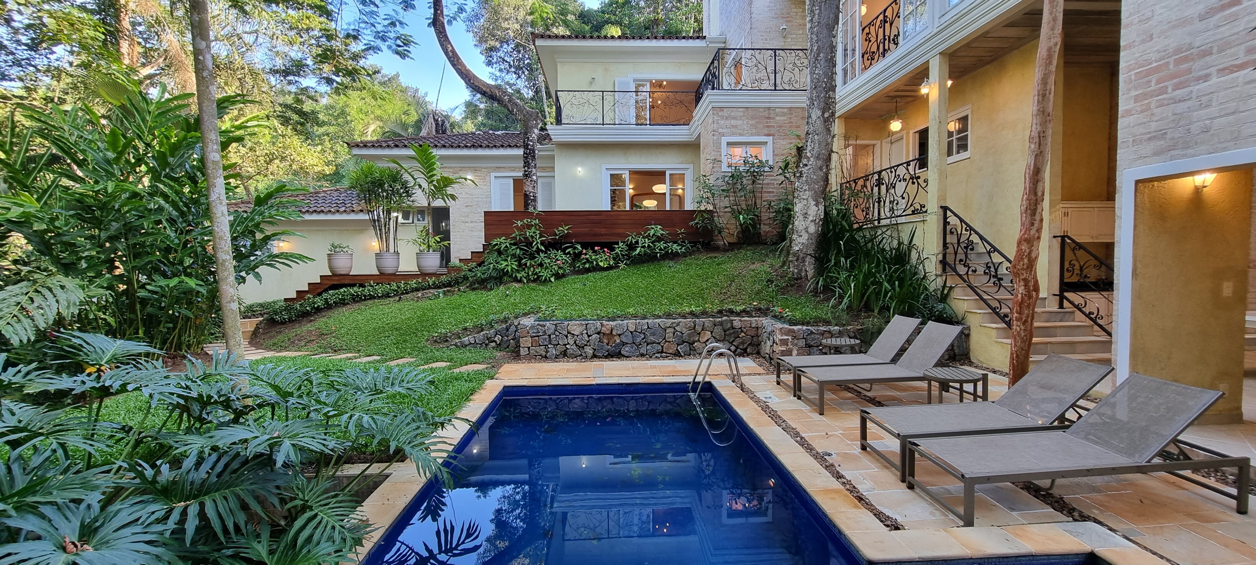 Locação no Condominio Iporanga Guaruja