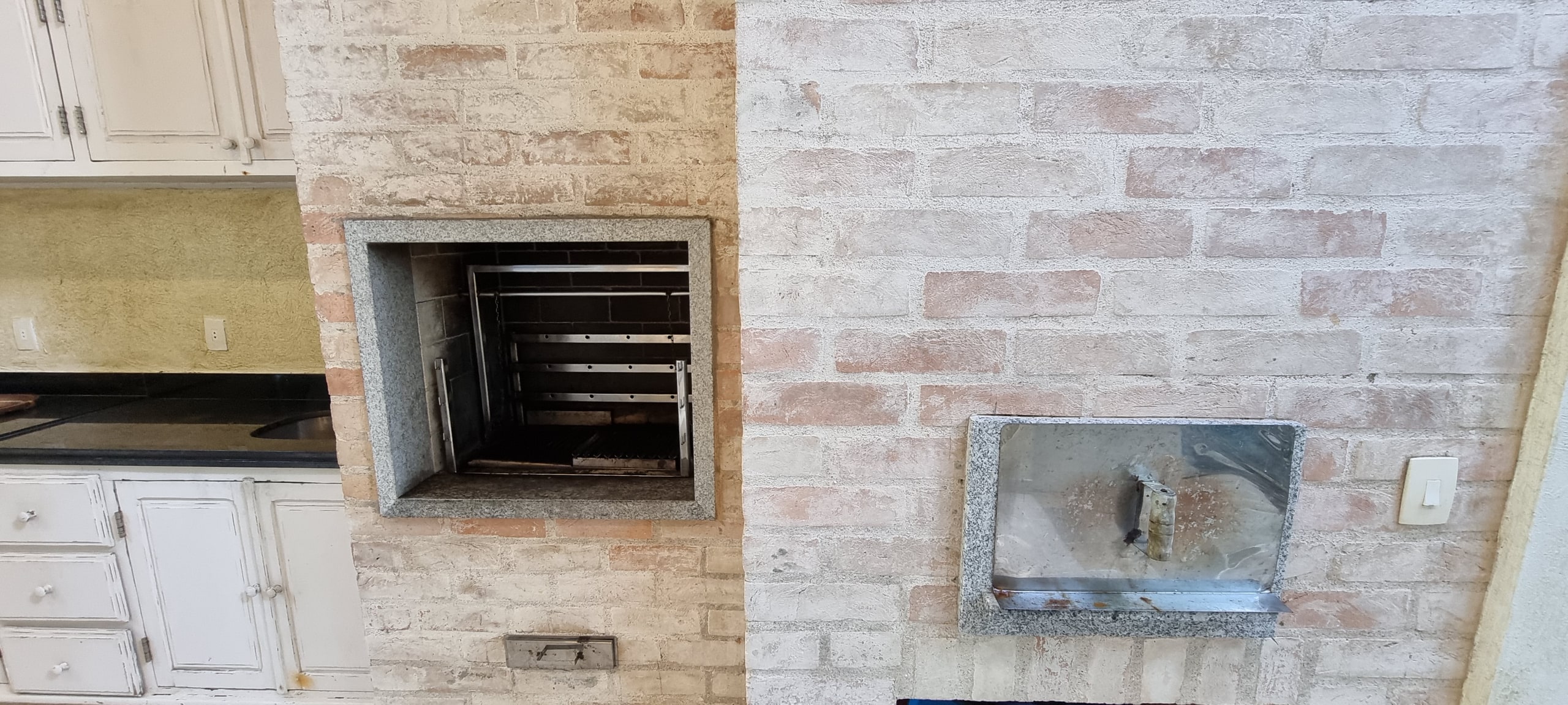 Locação no Condominio Iporanga Guaruja
