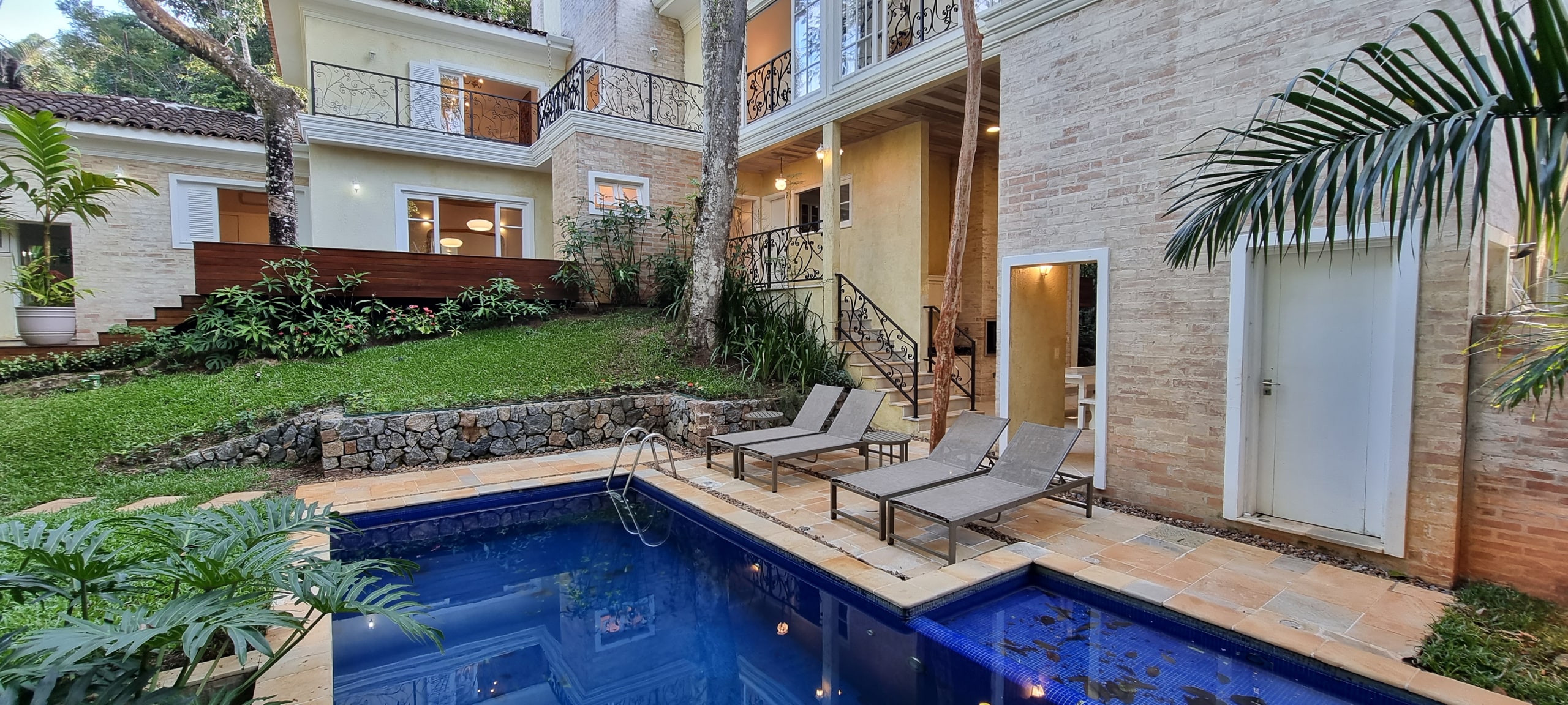 Locação no Condominio Iporanga Guaruja