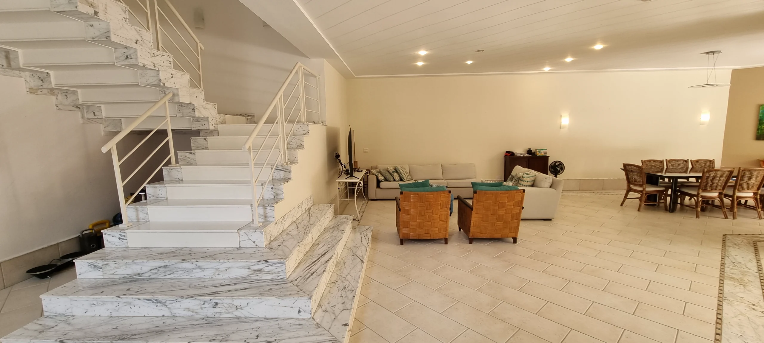 Casa Venda Perto da Praia no Condominio Iporanga Guarujá