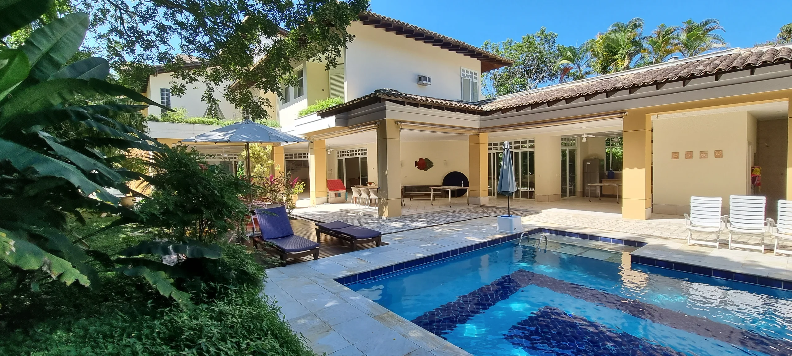 Casa Venda Perto da Praia no Condominio Iporanga Guarujá