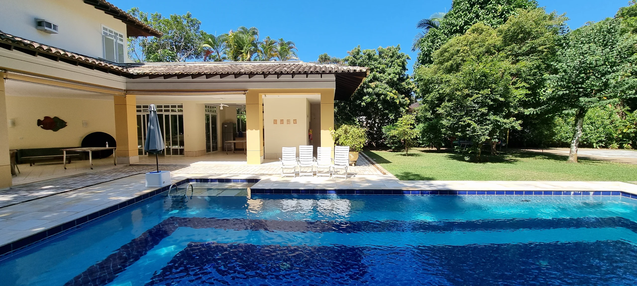 Casa Venda Perto da Praia no Condominio Iporanga Guarujá