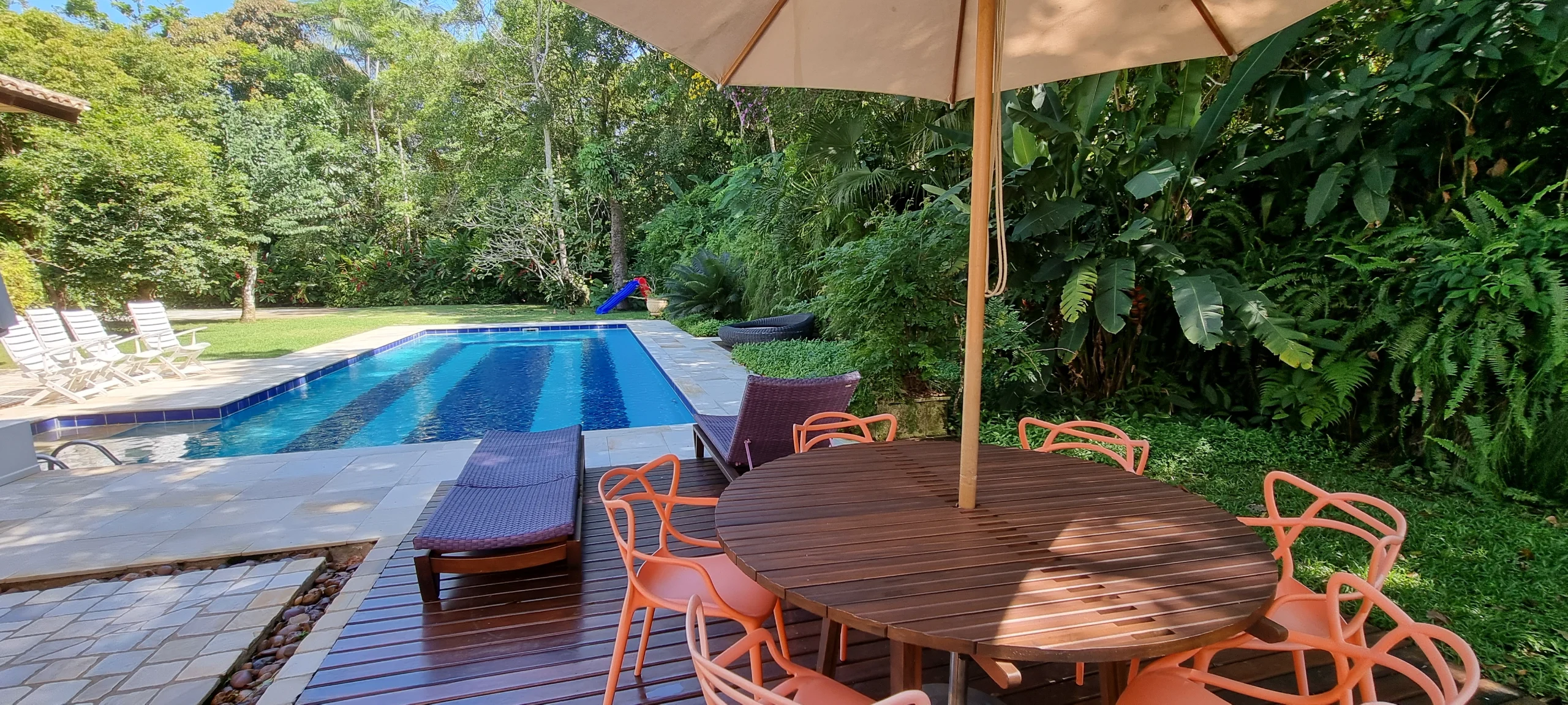 Casa Venda Perto da Praia no Condominio Iporanga Guarujá