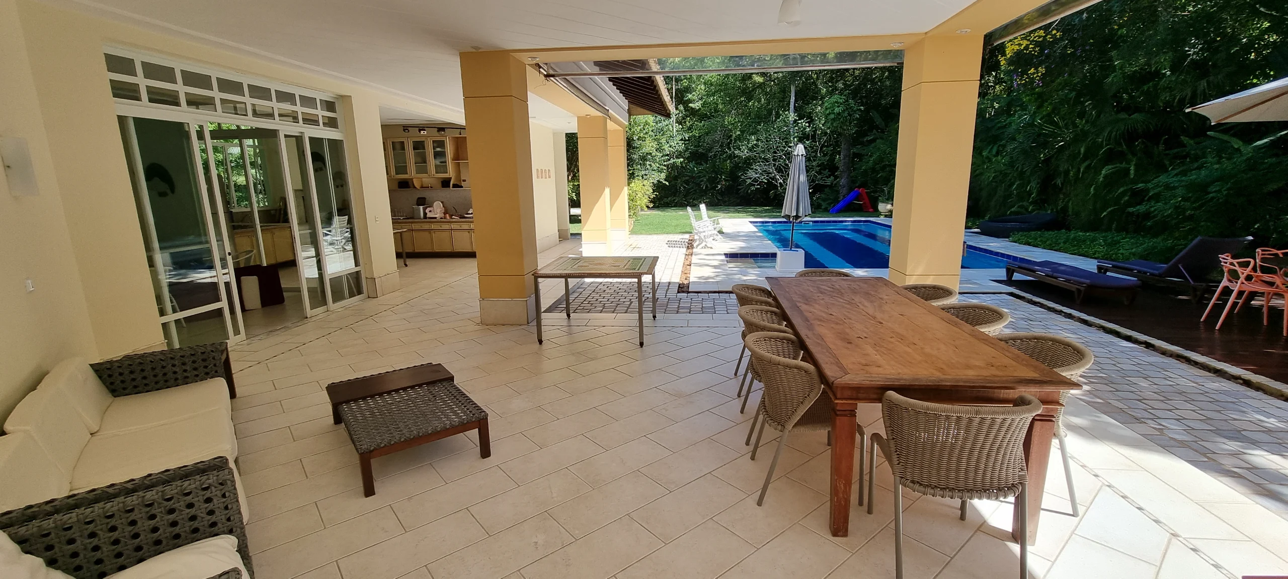 Casa Venda Perto da Praia no Condominio Iporanga Guarujá