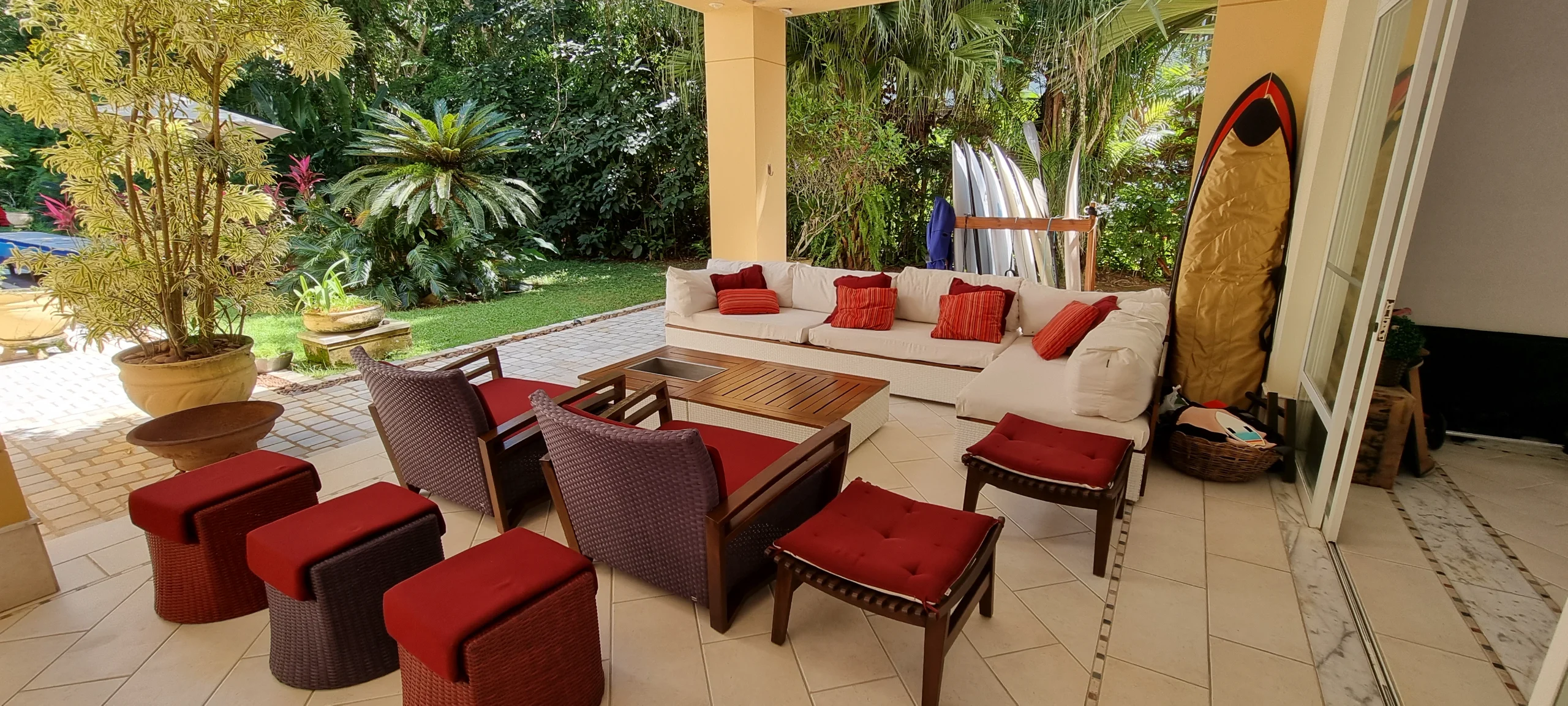 Casa Venda Perto da Praia no Condominio Iporanga Guarujá