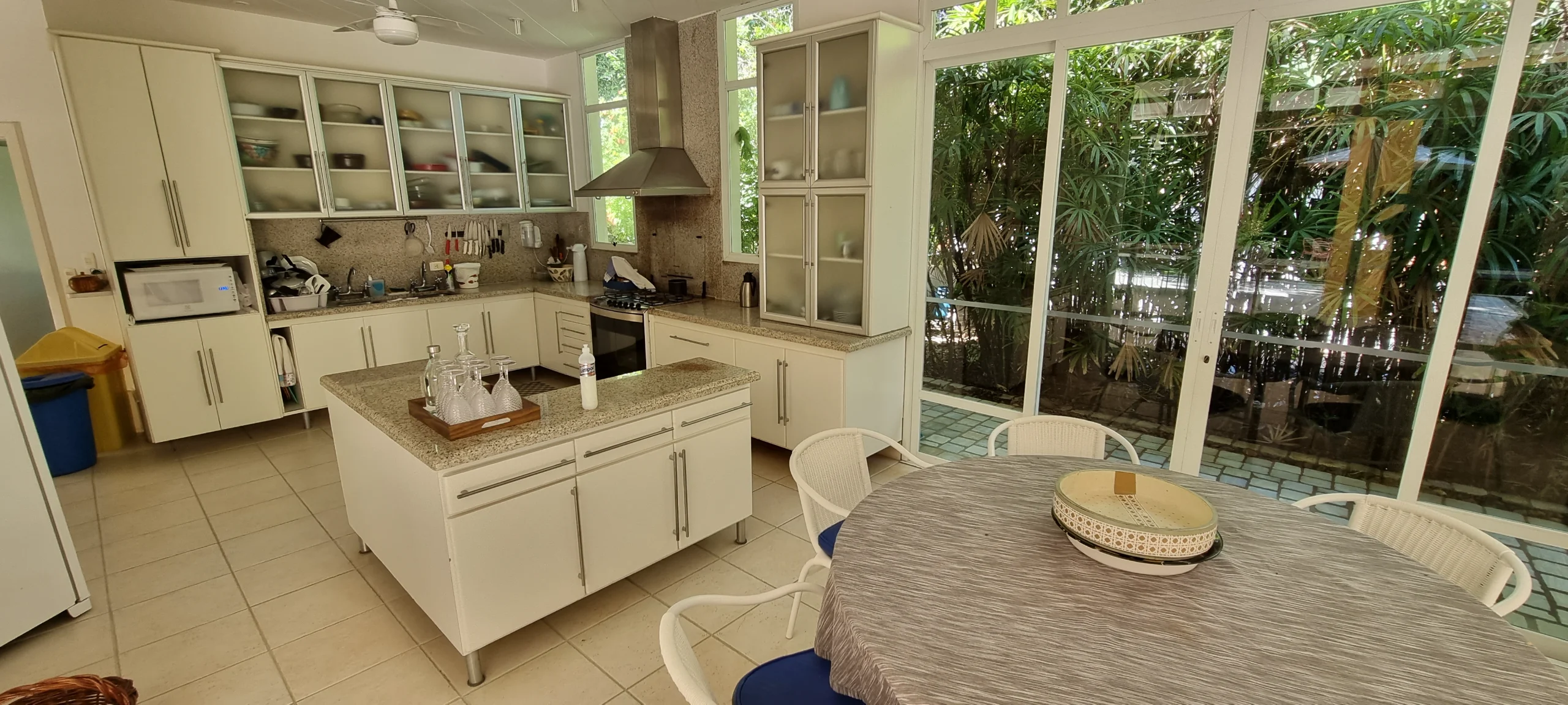 Casa Venda Perto da Praia no Condominio Iporanga Guarujá