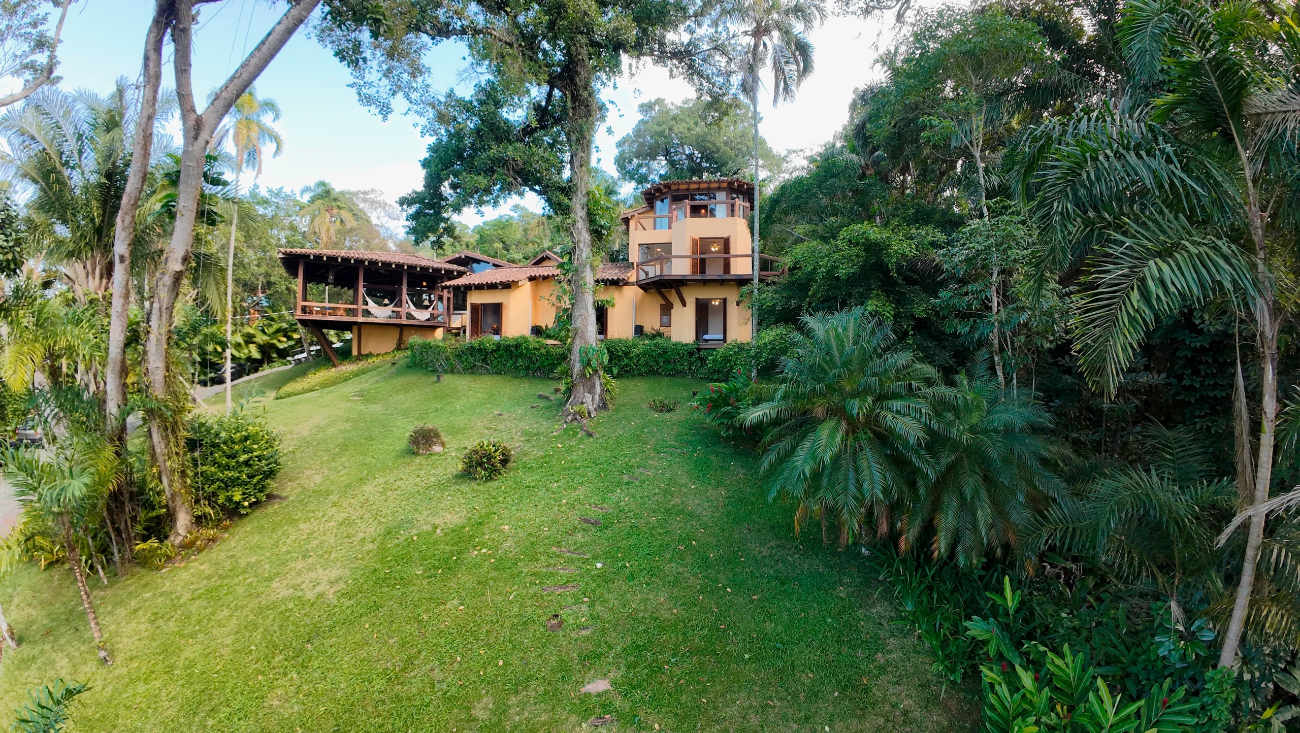 Casa em Meio a Natureza do Condominio São Pedro no Guaruja
