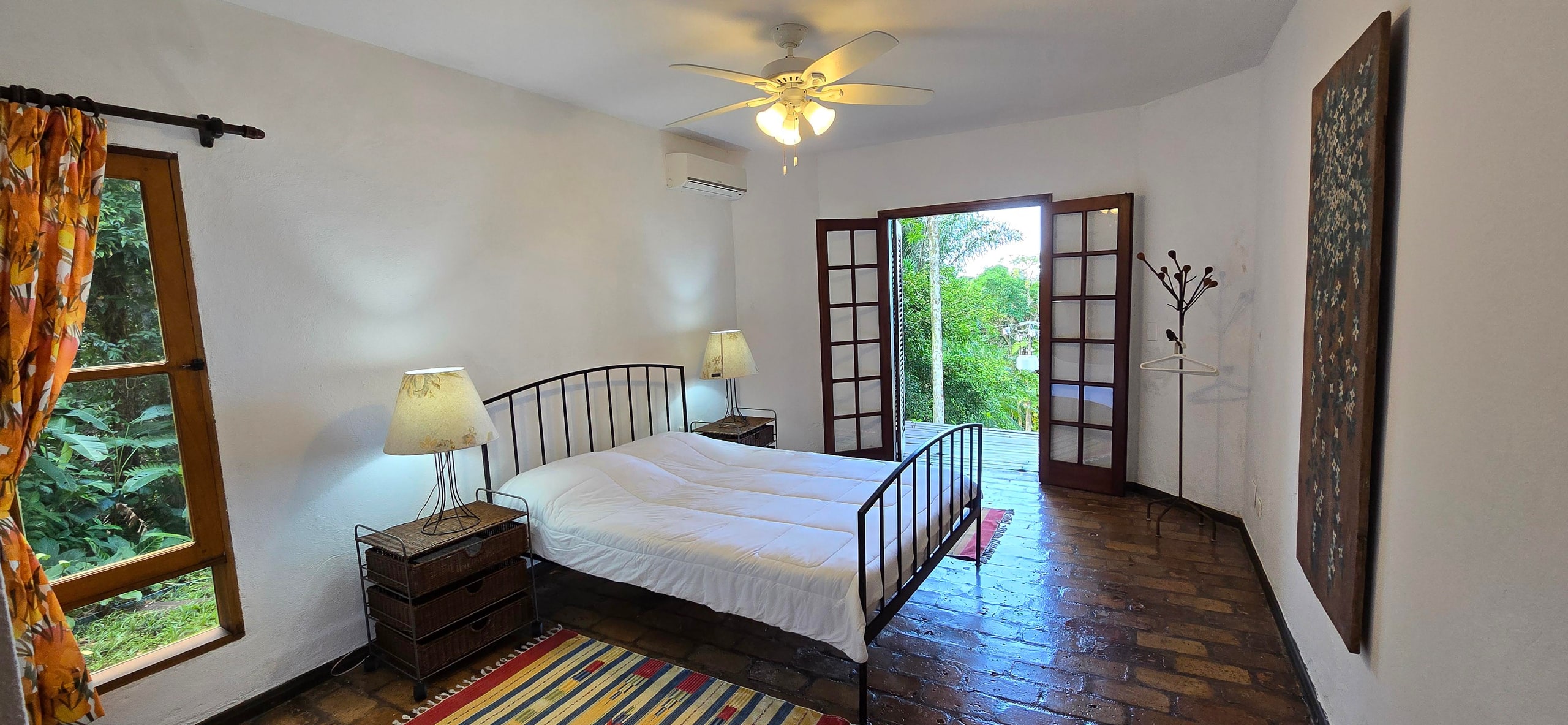 Casa em Meio a Natureza do Condominio São Pedro no Guaruja