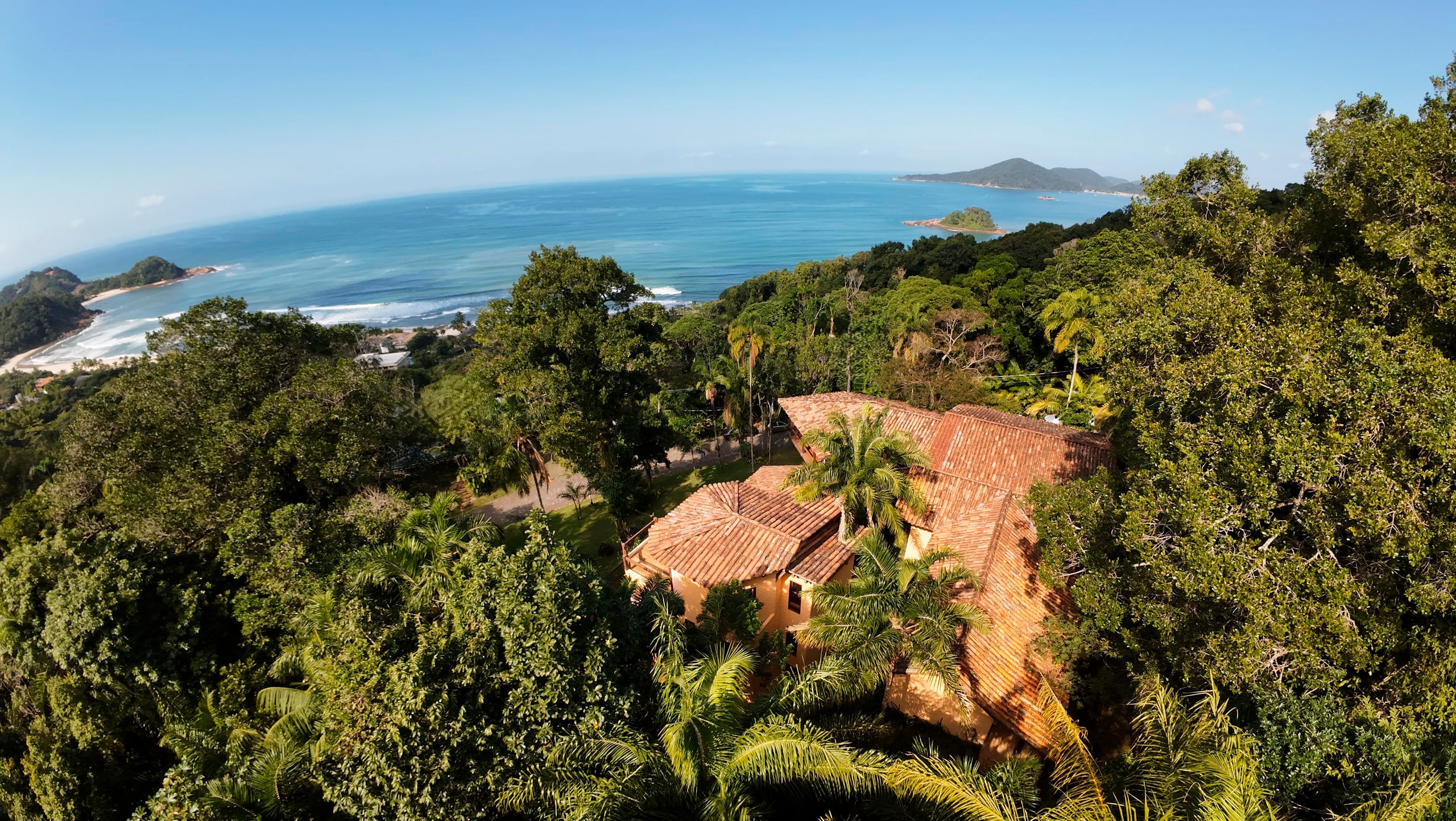 Casa no Condomínio São Pedro Guarujá — Villa 165