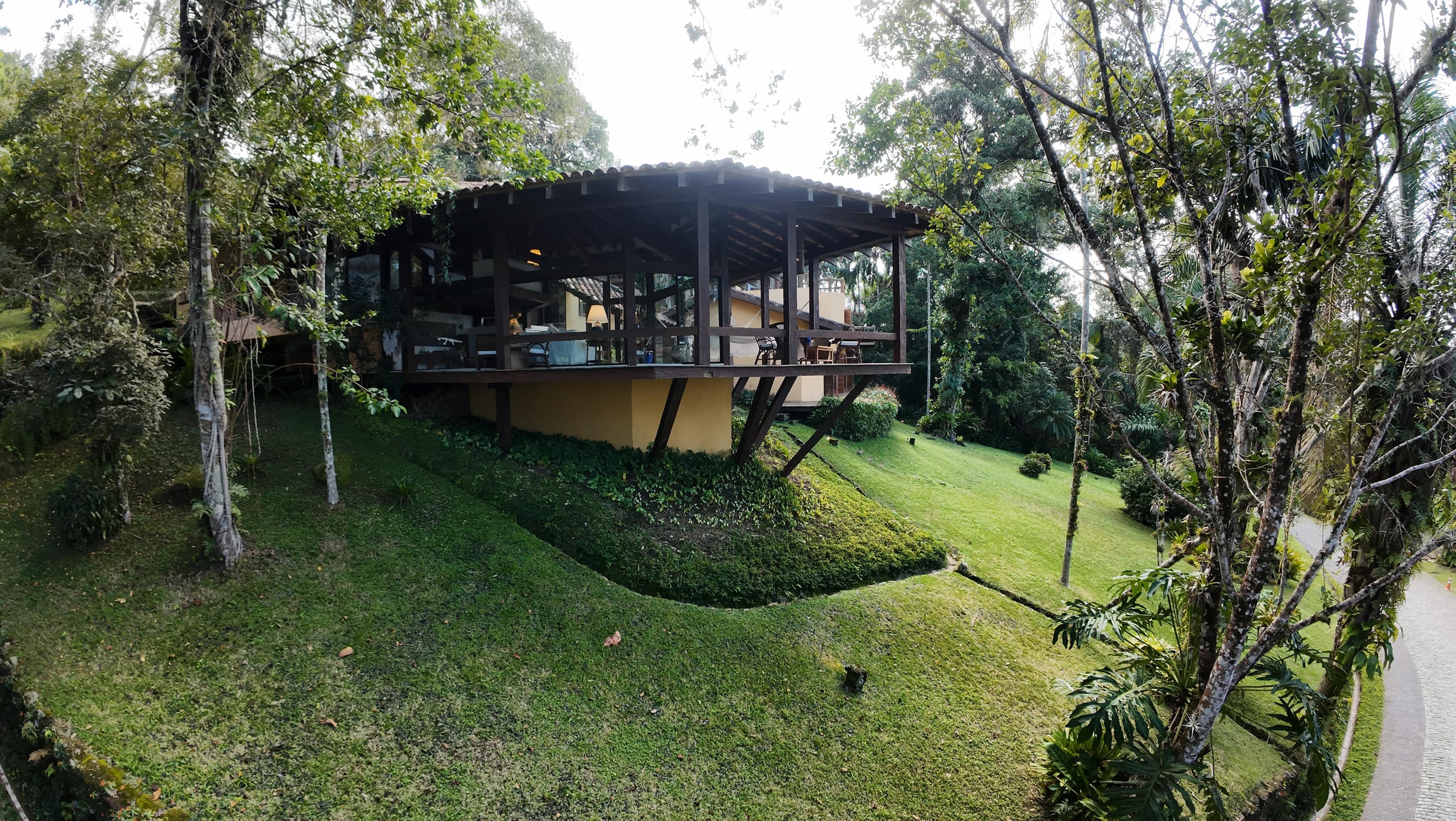 Casa em Meio a Natureza do Condominio São Pedro no Guaruja