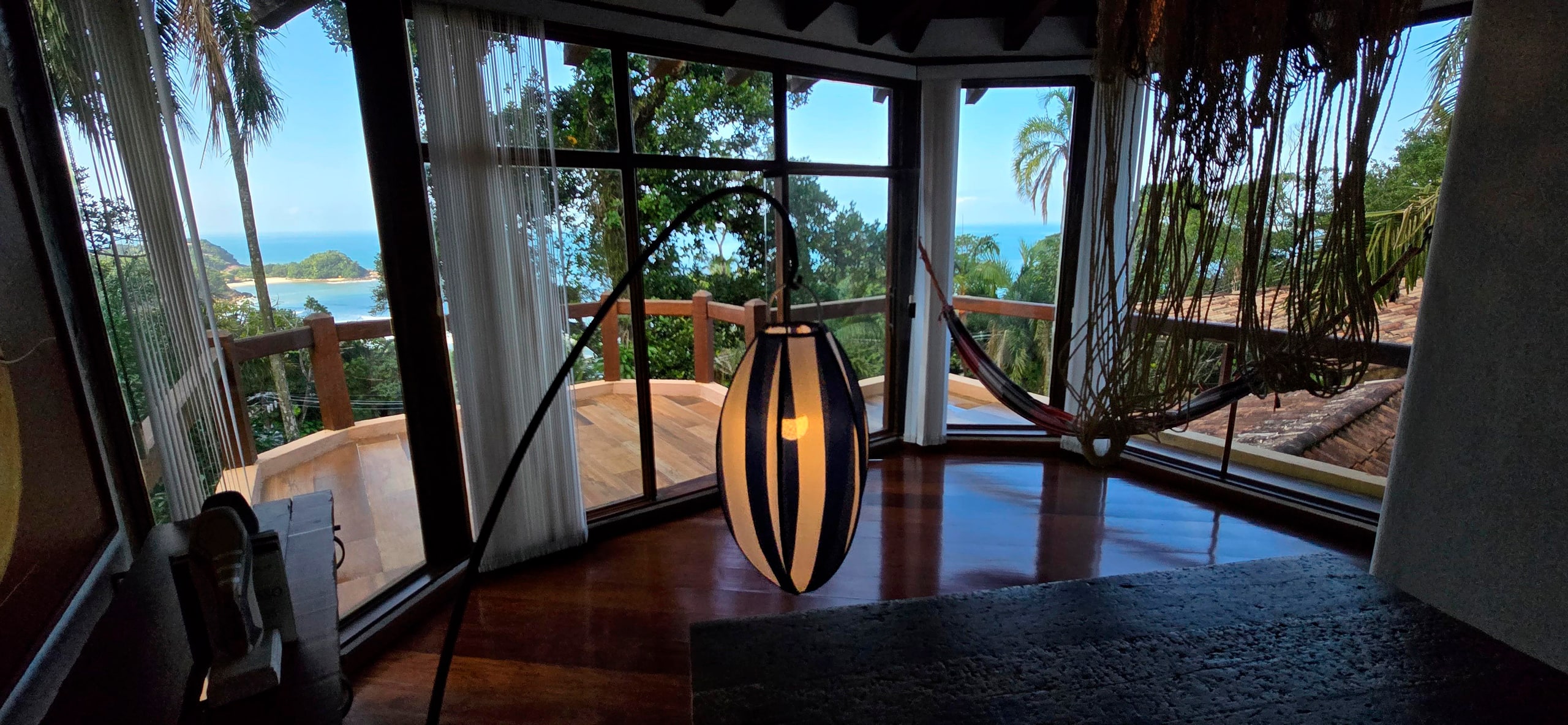 Casa em Meio a Natureza do Condominio São Pedro no Guaruja