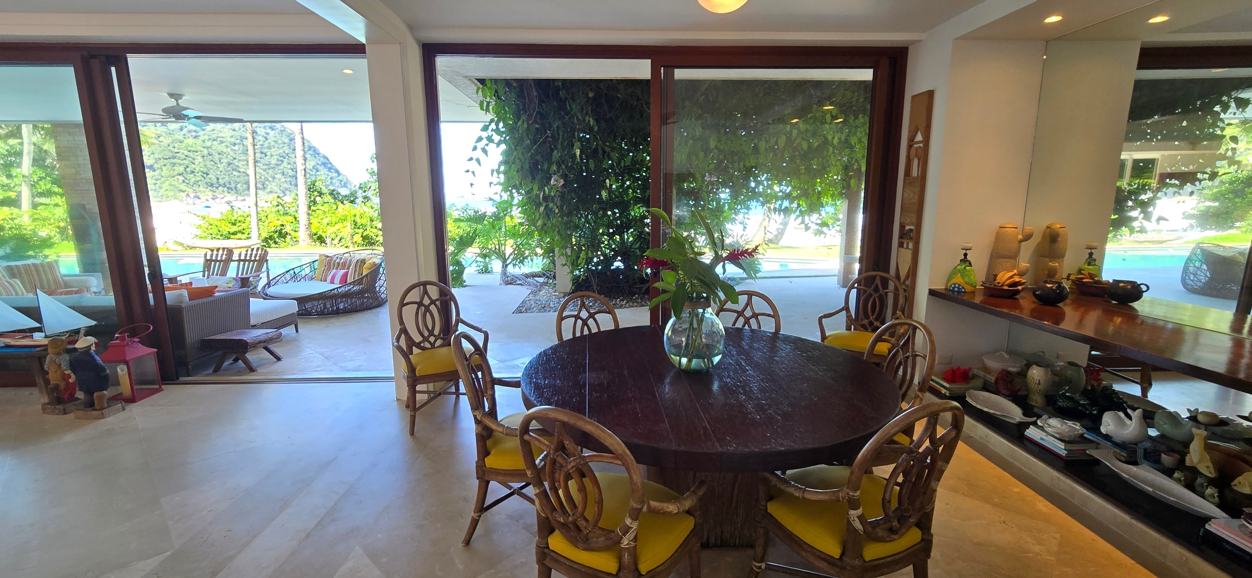 Casa Pé na Areia Aluguel no Condominio Taguaiba Guarujá
