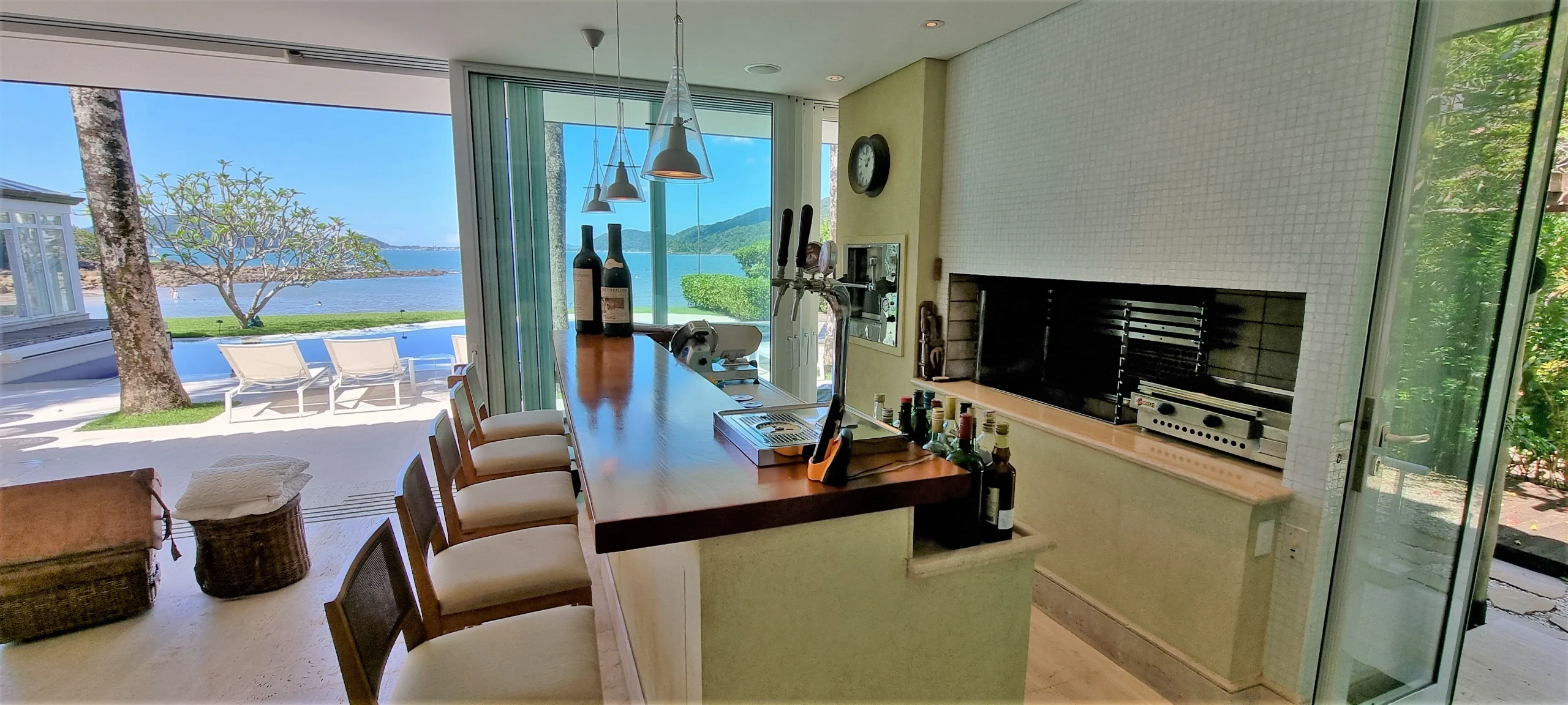 Casa Pé na Areia A venda Condominio Iporanga Guarujá