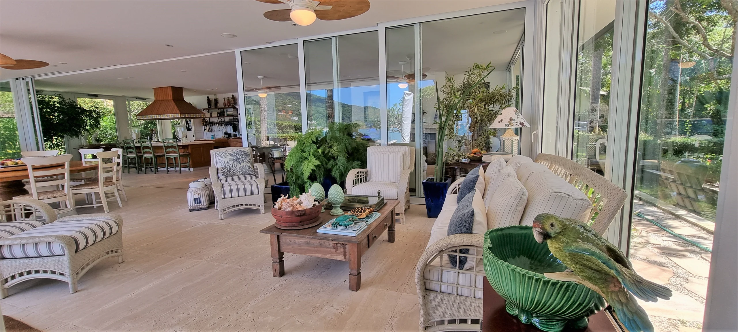 Casa Pé na Areia A venda Condominio Iporanga Guarujá