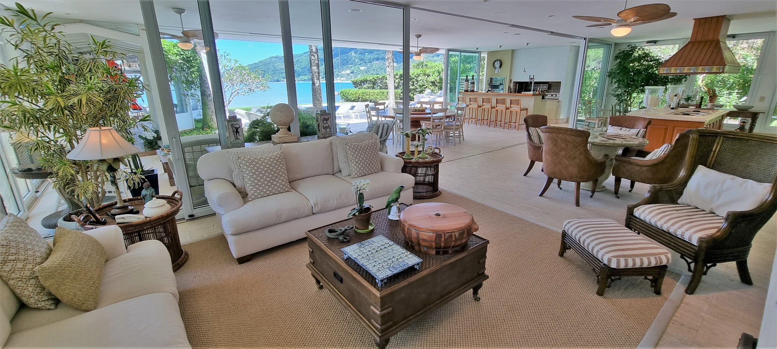 Casa Pé na Areia A venda Condominio Iporanga Guarujá