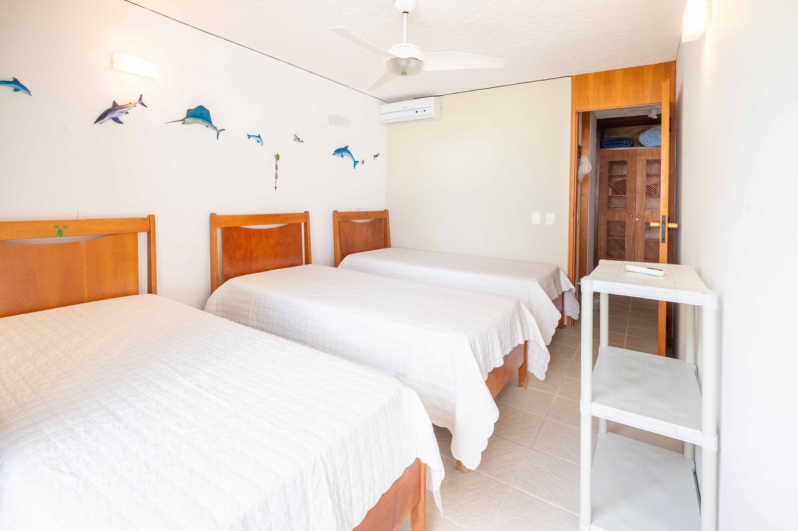 Casa Pé na Areia no Condominio Taguaiba Guaruja
