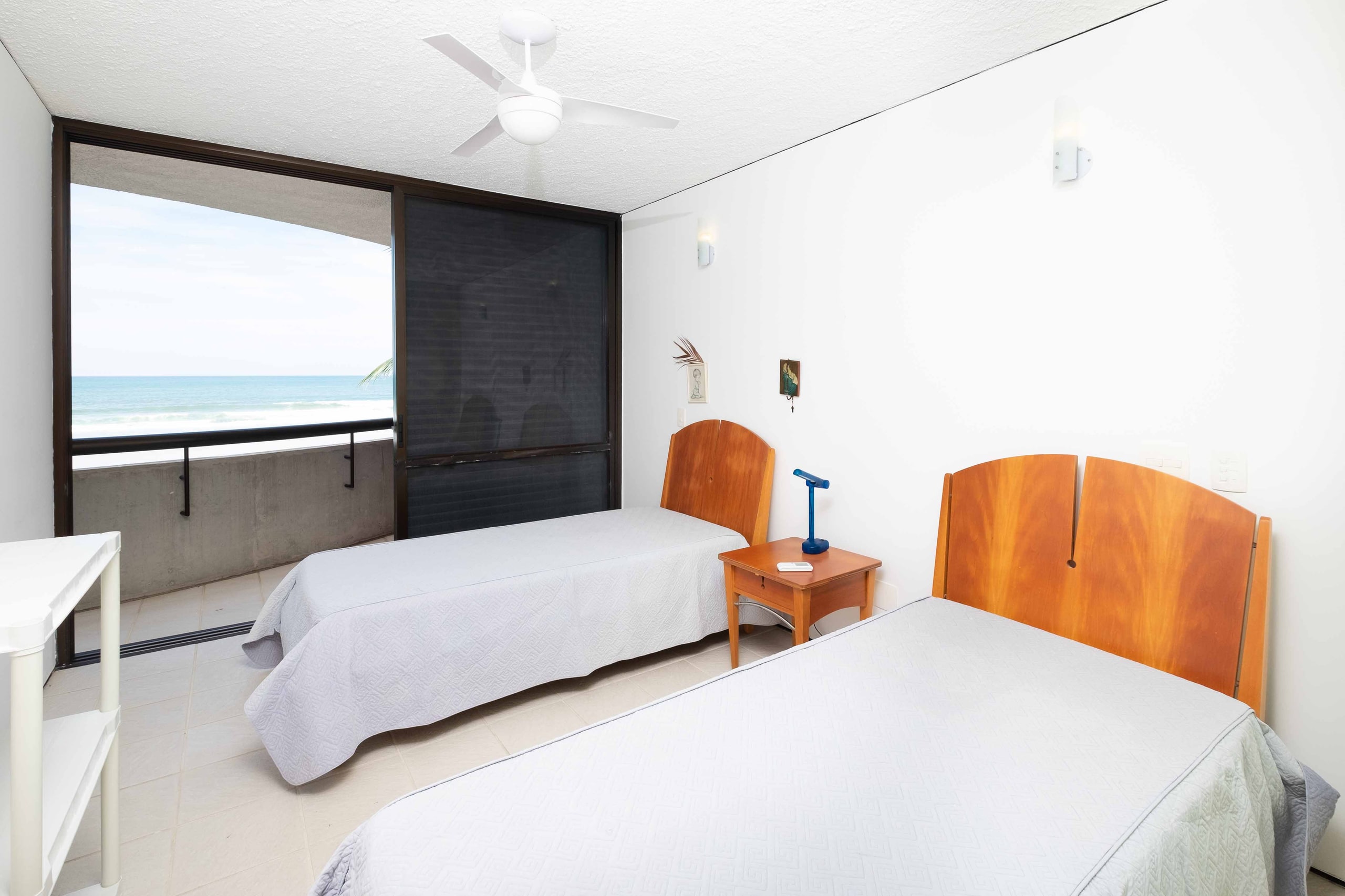 Casa Pé na Areia no Condominio Taguaiba Guaruja