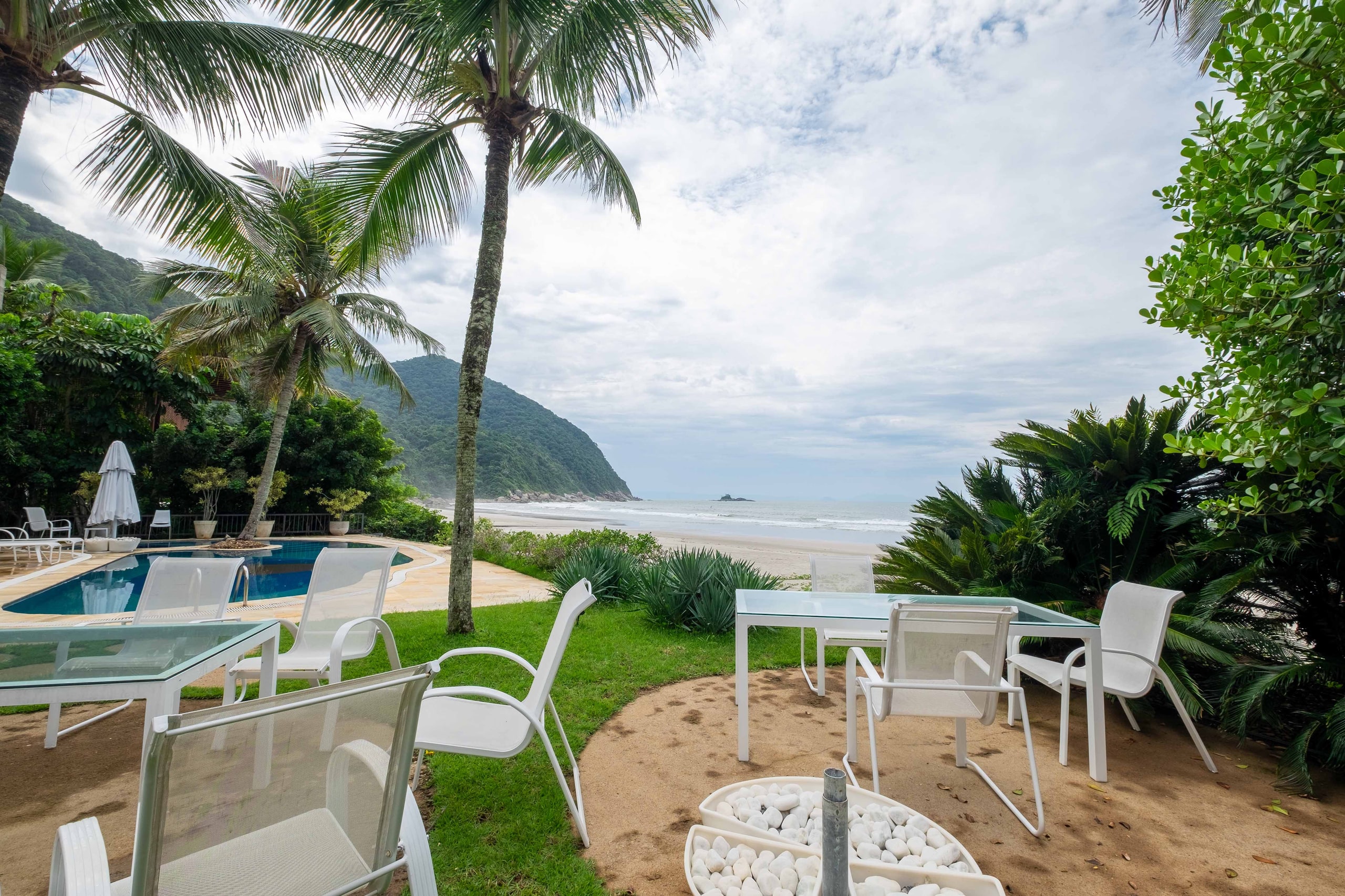 Casa Pé na Areia no Condominio Taguaiba Guaruja