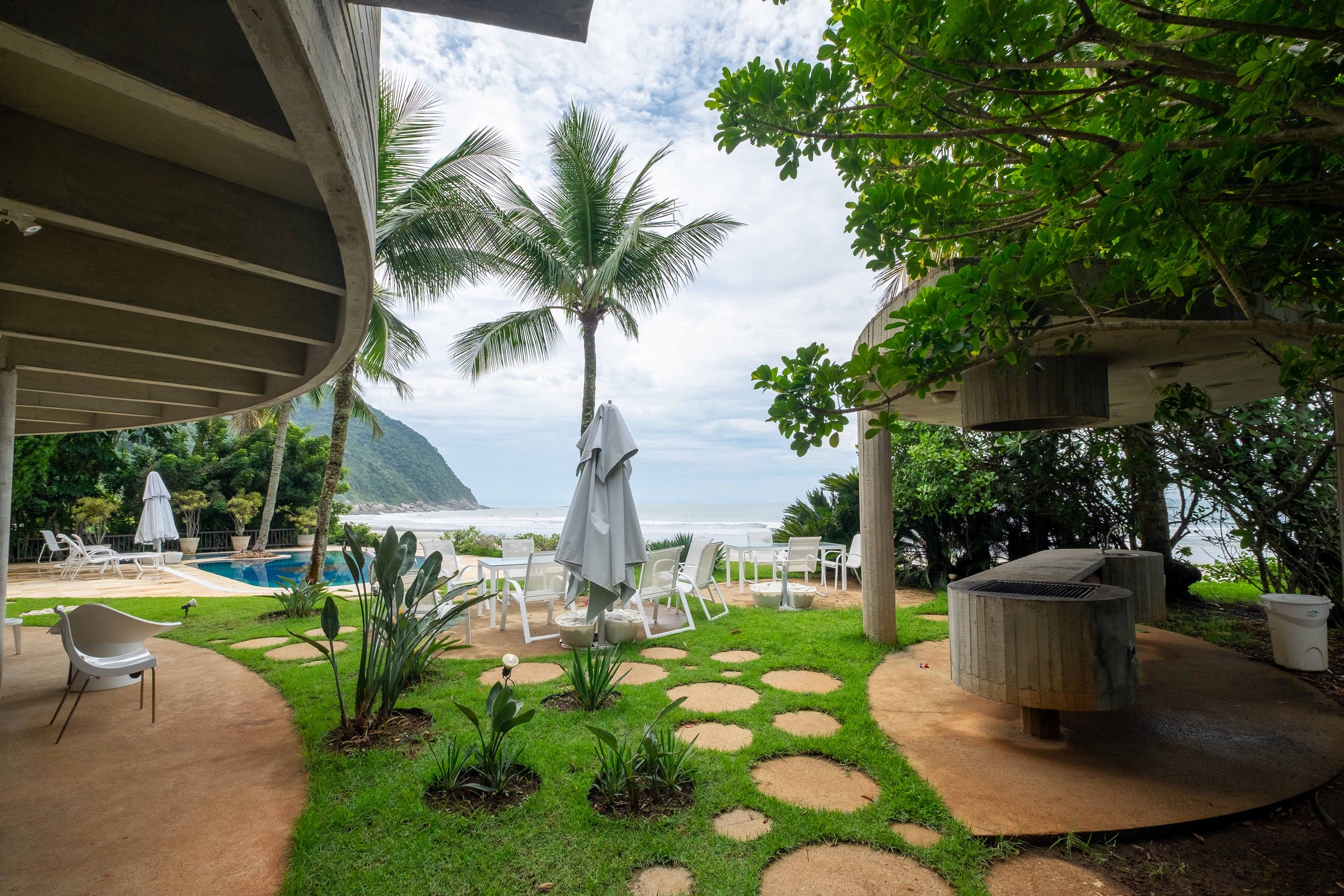 Casa Pé na Areia no Condominio Taguaiba Guaruja