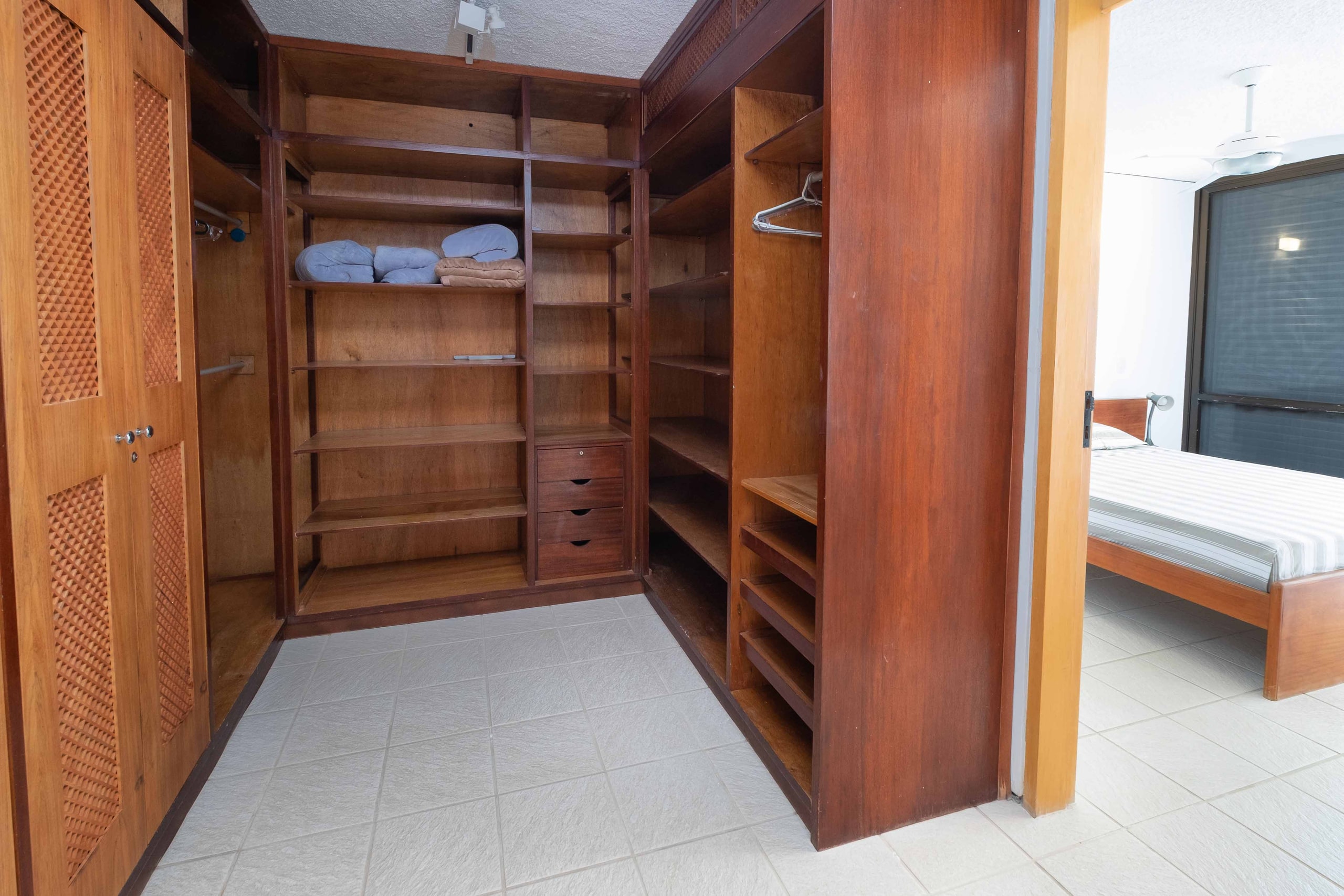 Casa Pé na Areia no Condominio Taguaiba Guaruja