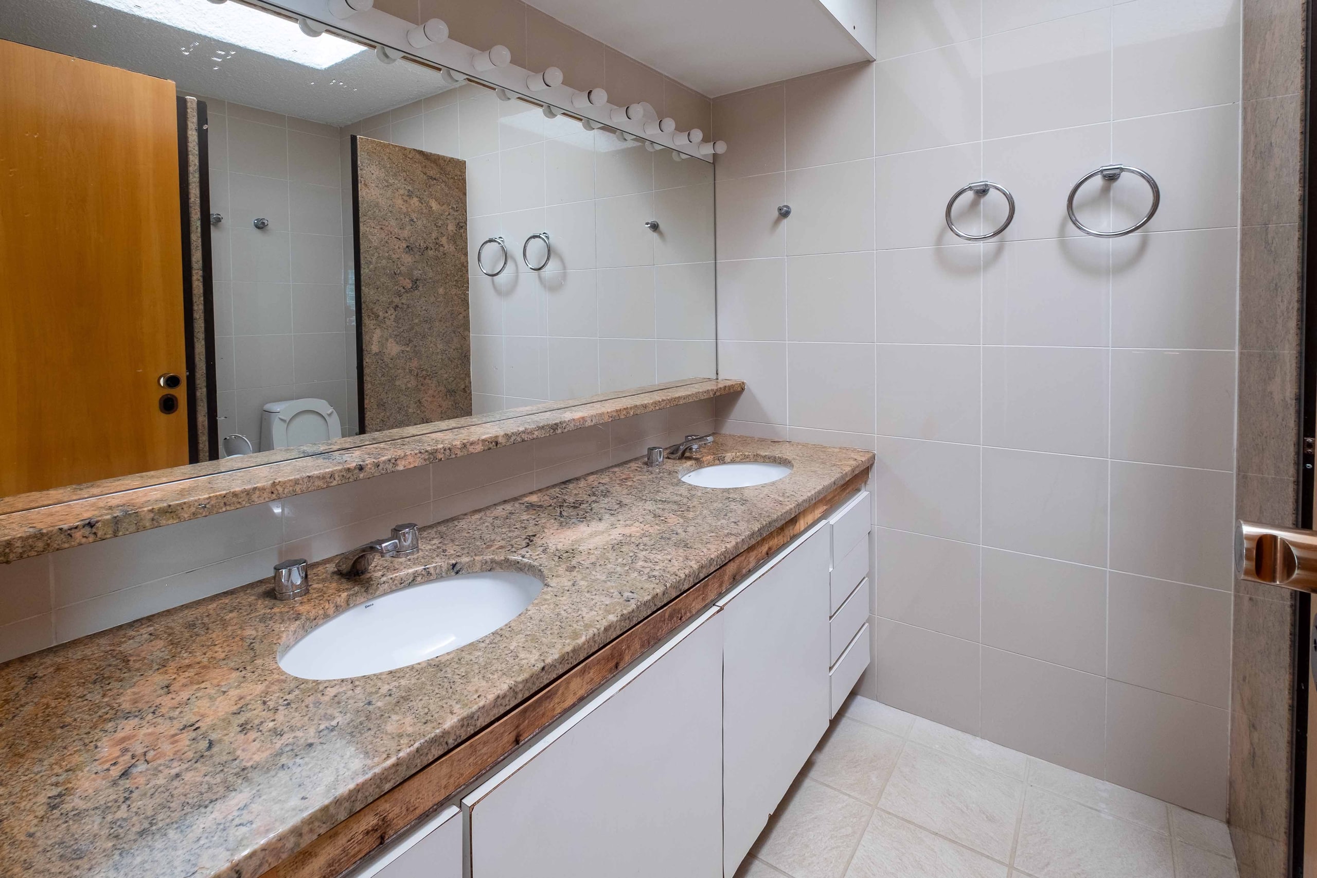 Casa Pé na Areia no Condominio Taguaiba Guaruja