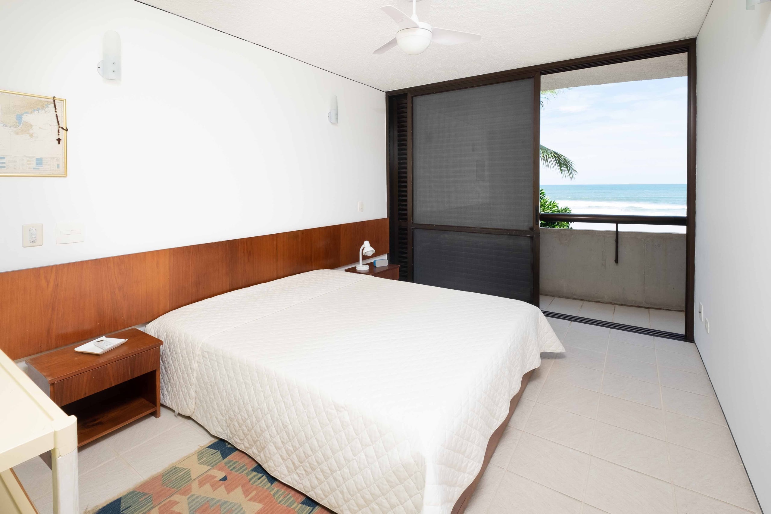 Casa Pé na Areia no Condominio Taguaiba Guaruja