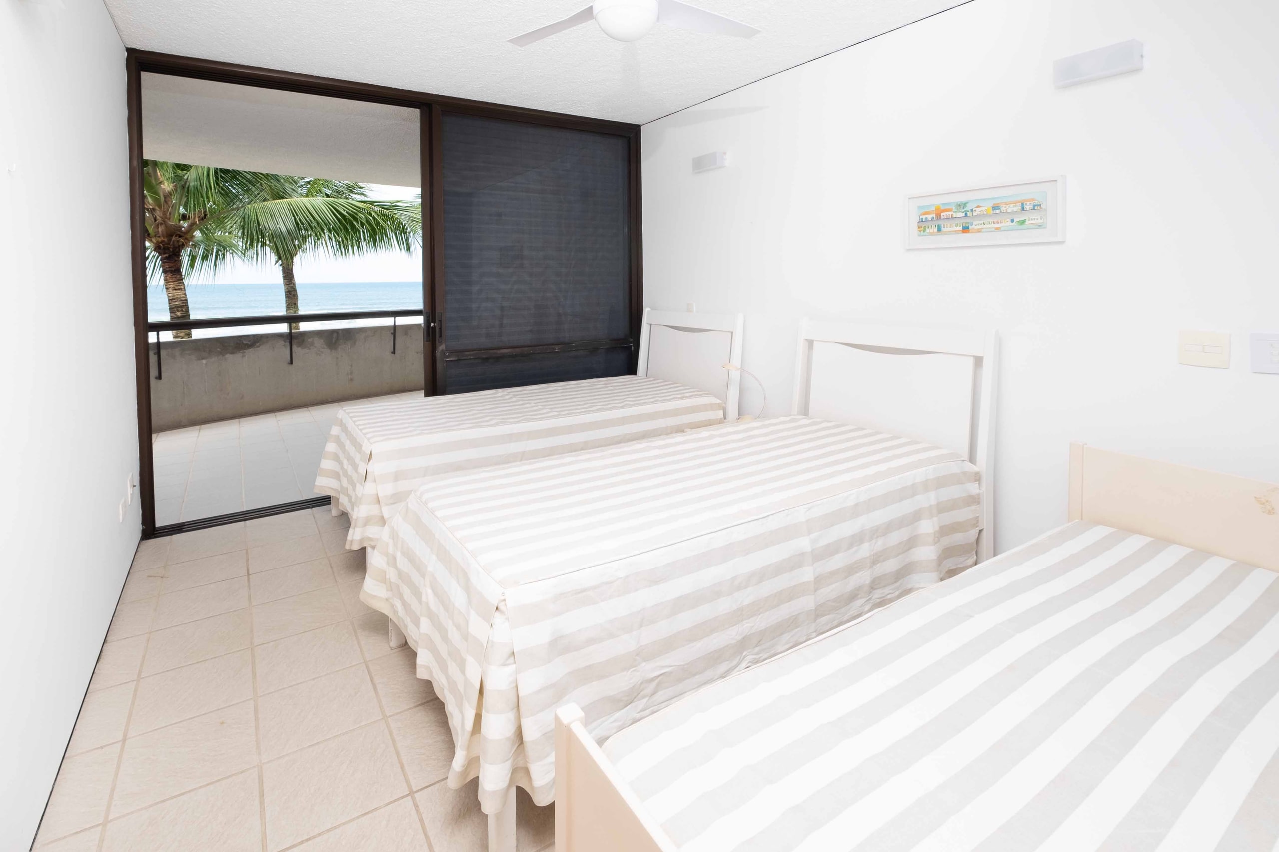 Casa Pé na Areia no Condominio Taguaiba Guaruja