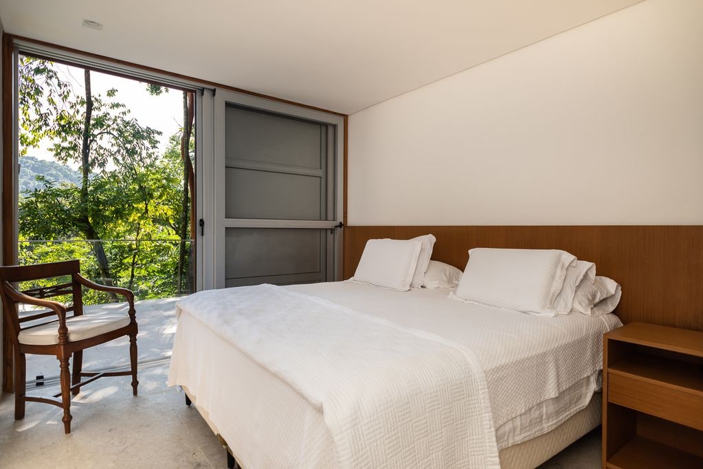 A Venda no Condominio São Pedro no Guaruja Imovel em meio A Mata Atlantica