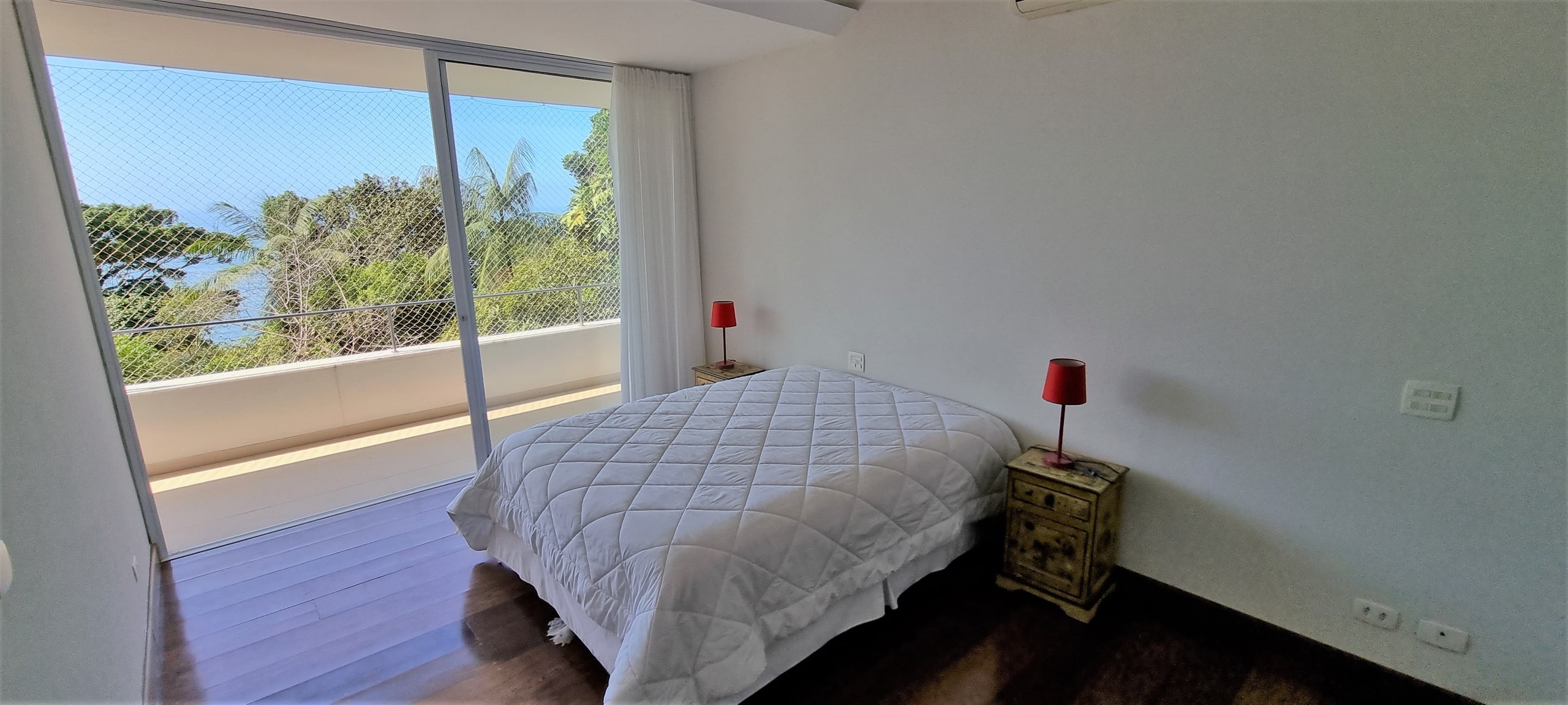 Casa no Condominio Tijucopava com Vista para o Mar