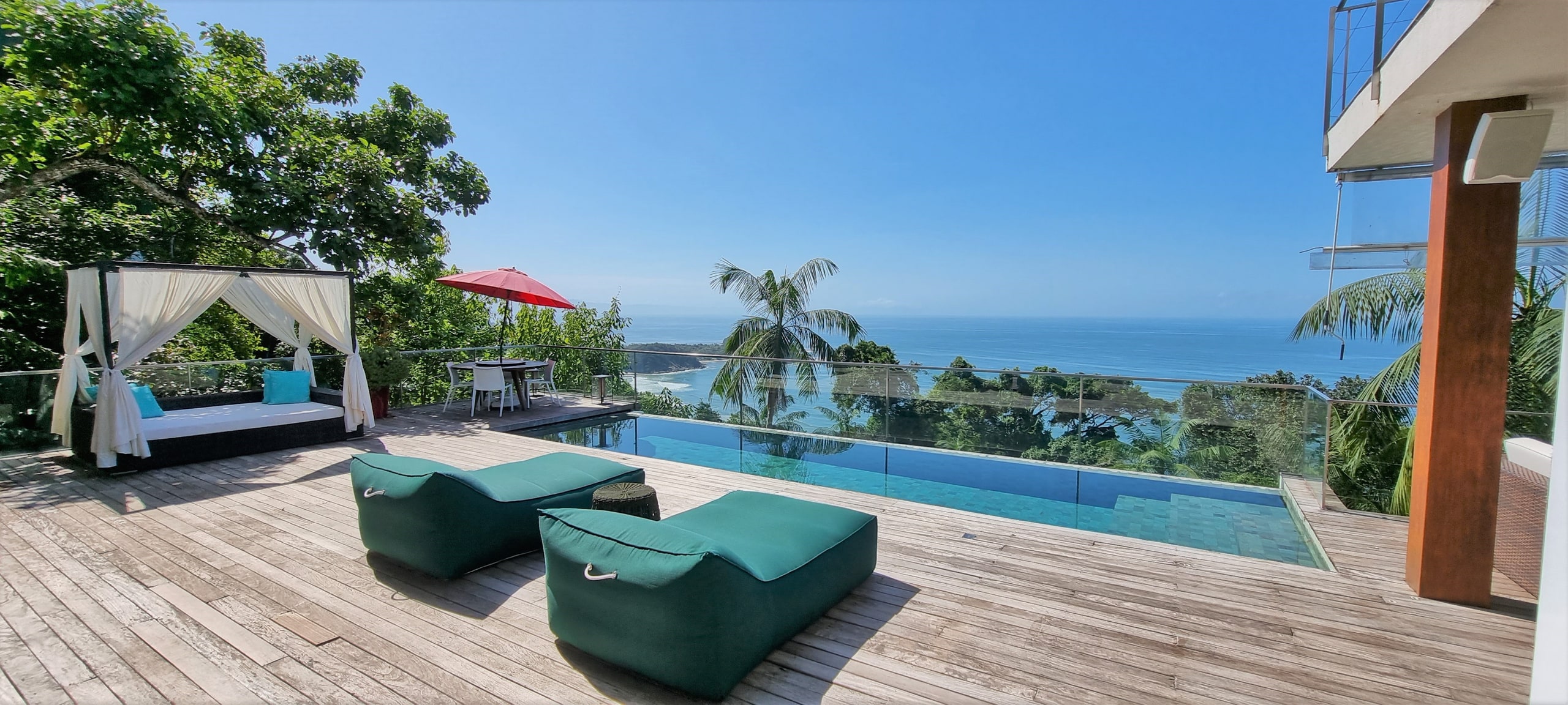 Casa no Condominio Tijucopava com Vista para o Mar