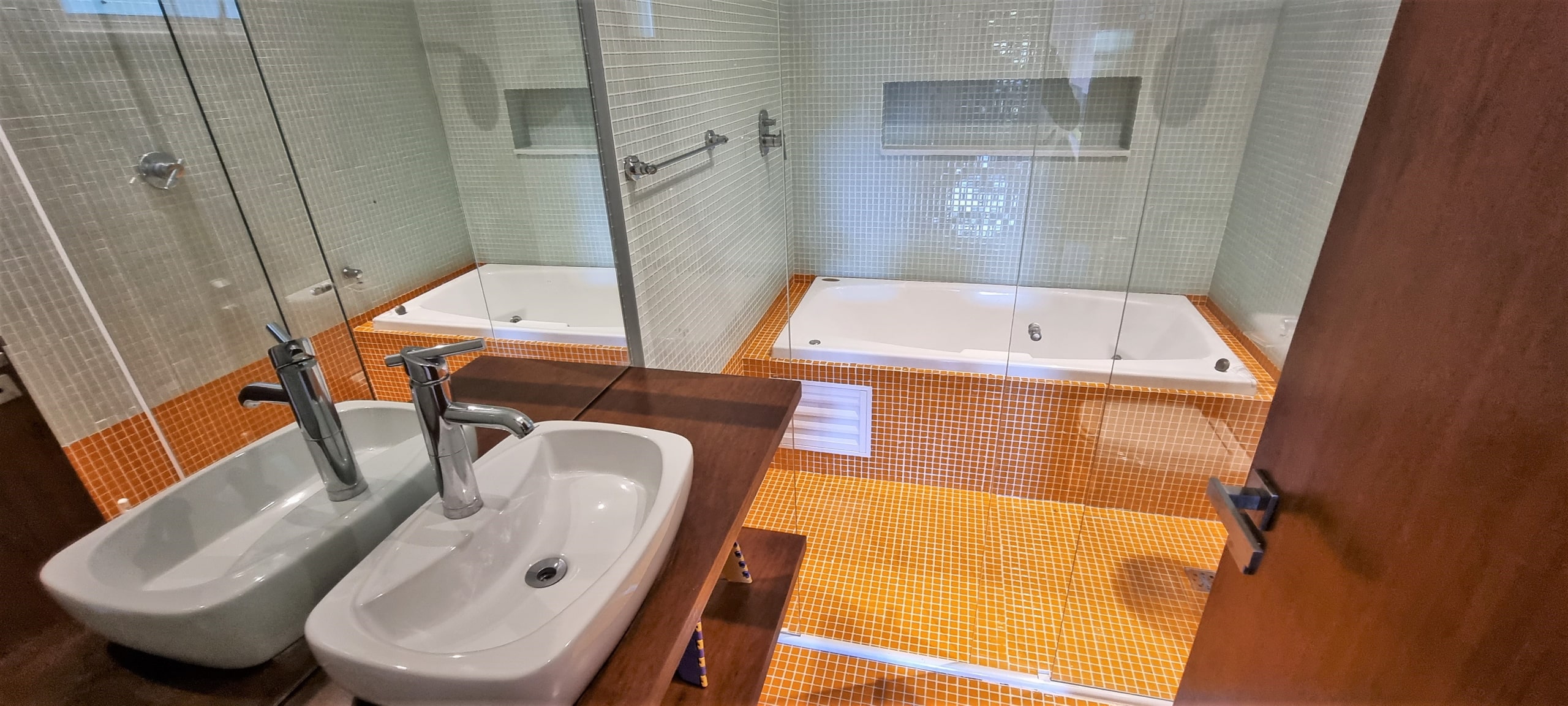 Casa no Condominio Tijucopava com Vista para o Mar