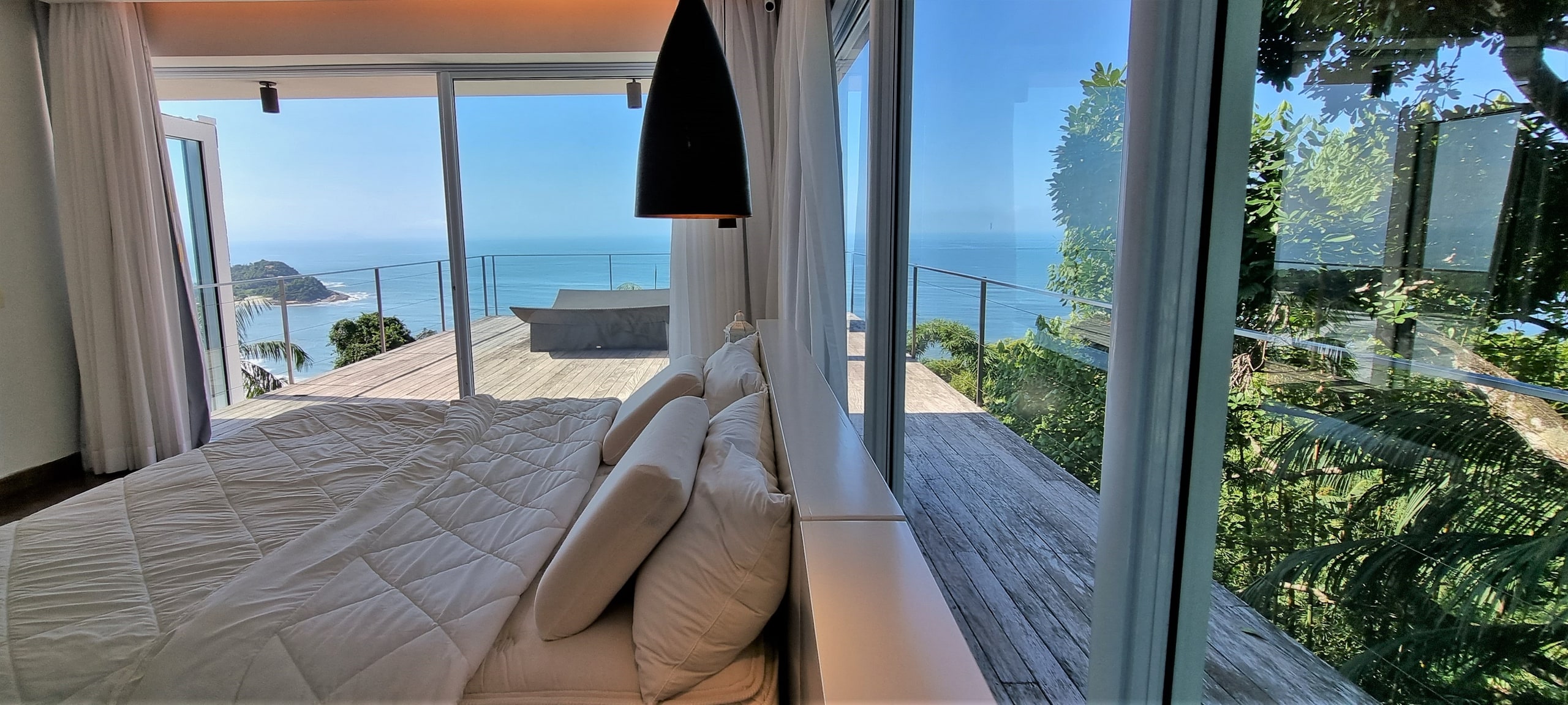 Casa no Condominio Tijucopava com Vista para o Mar