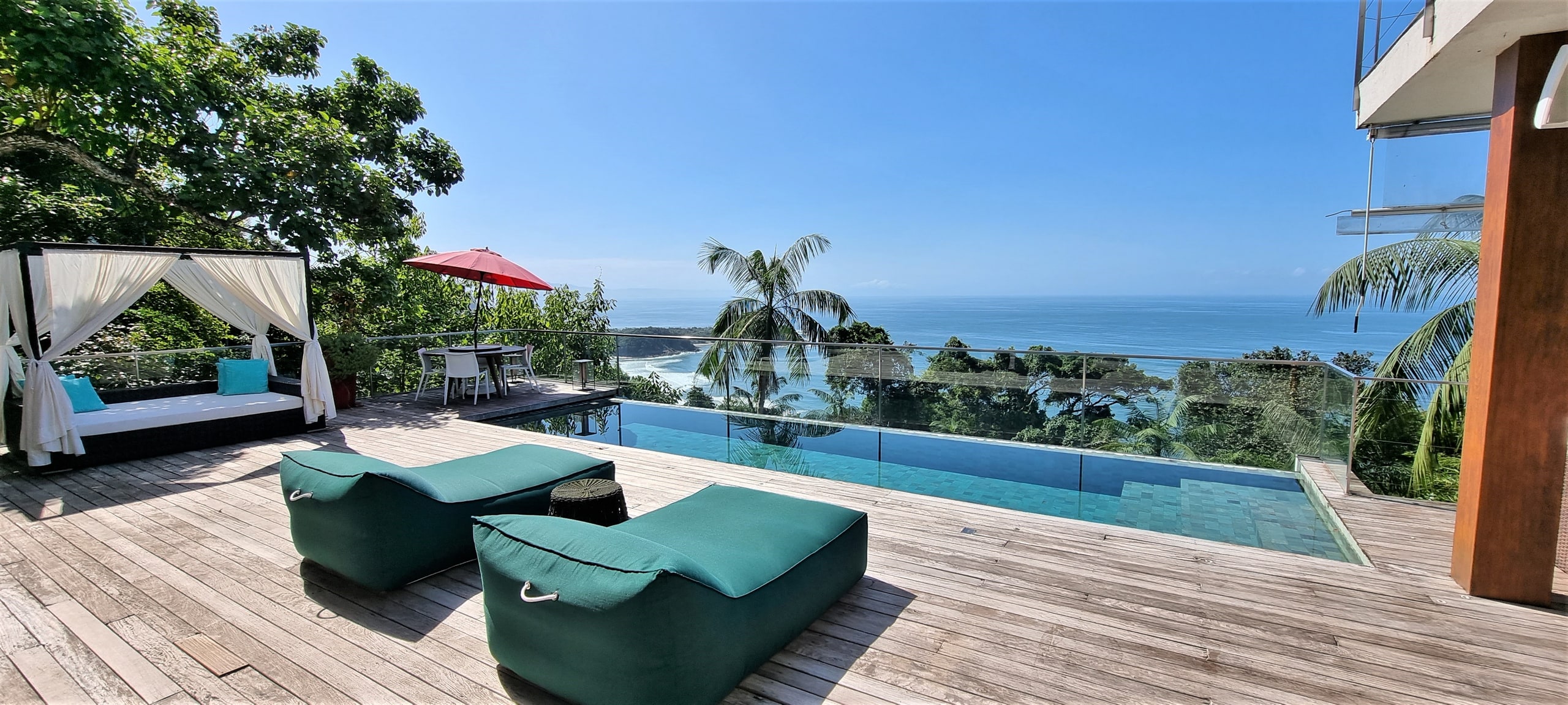 Casa no Condominio Tijucopava com Vista para o Mar