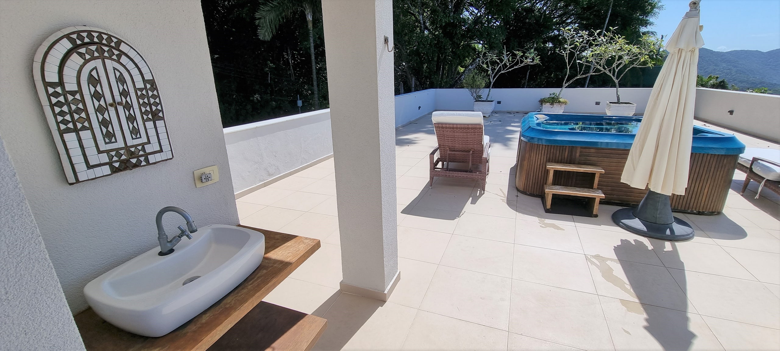 Casa no Condominio Tijucopava com Vista para o Mar