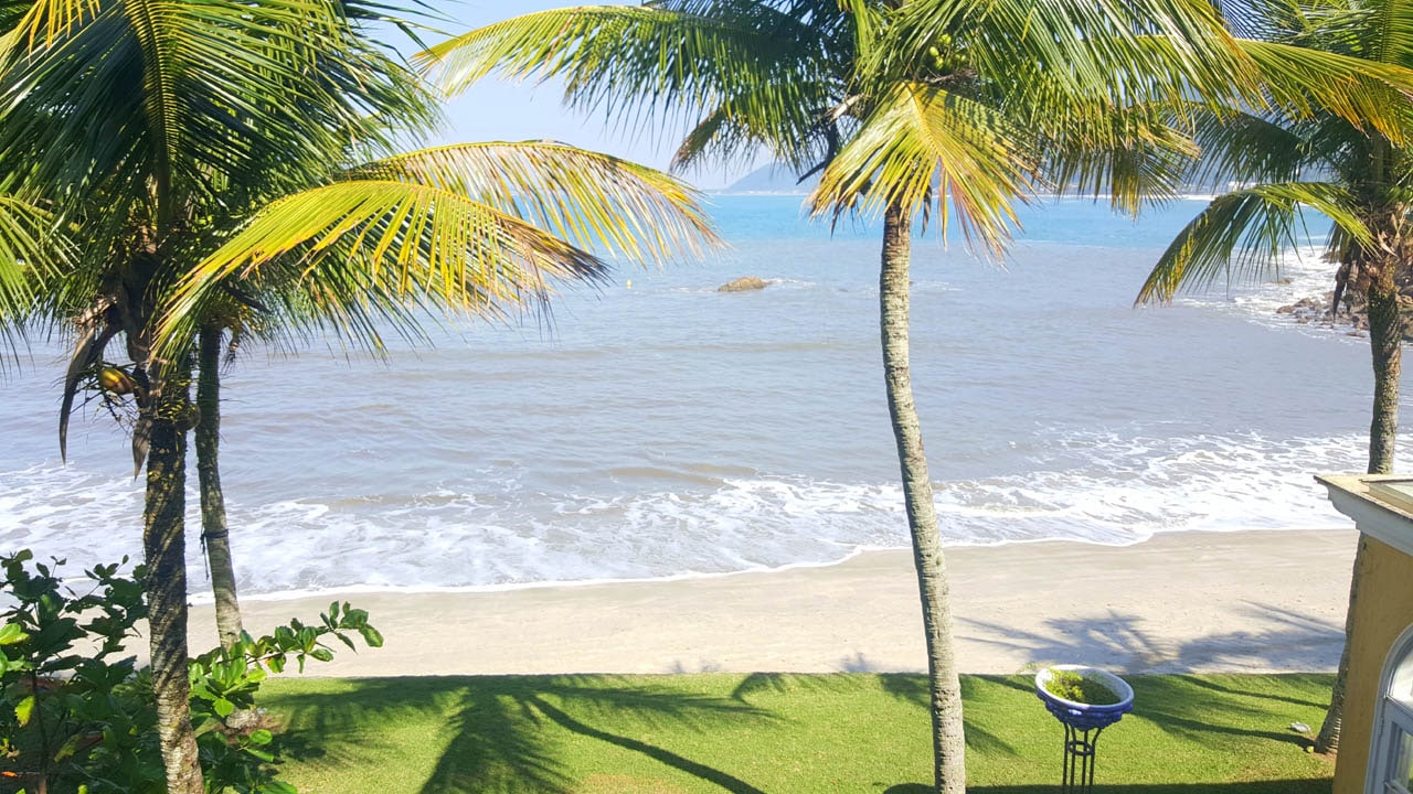 Casa Pé na Areia Condominio Iporanga Guarujá