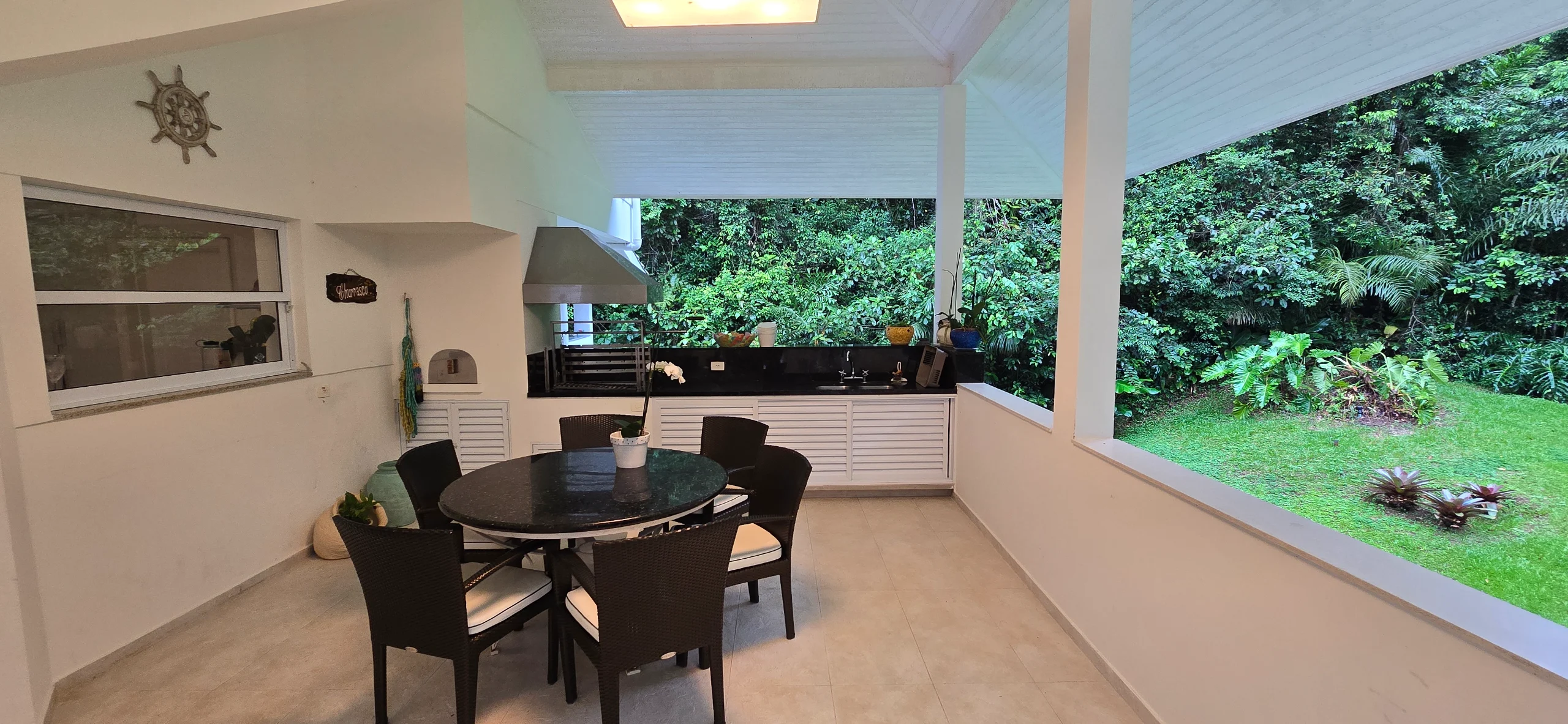 Casa para alugar no Condominio Iporanga no Guarujá Imóveis