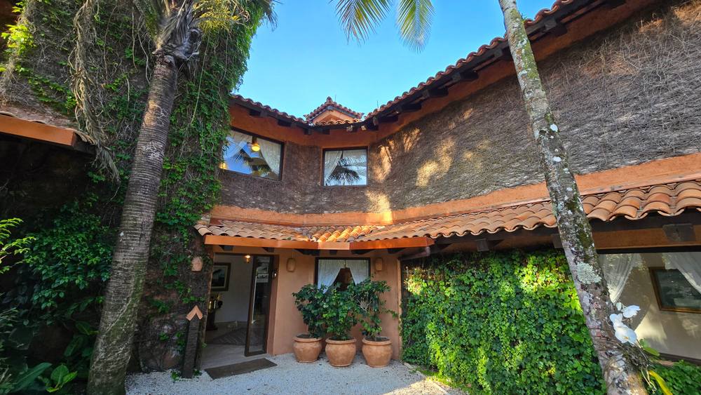 Casa no Condomínio Iporanga Guarujá — Villa 498