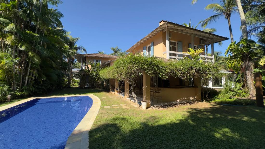 Casa no Condomínio Iporanga Guarujá — Villa 400