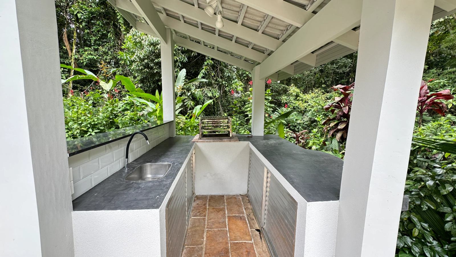 Área externa 8 — Iporanga, Guarujá, para locação, Casa