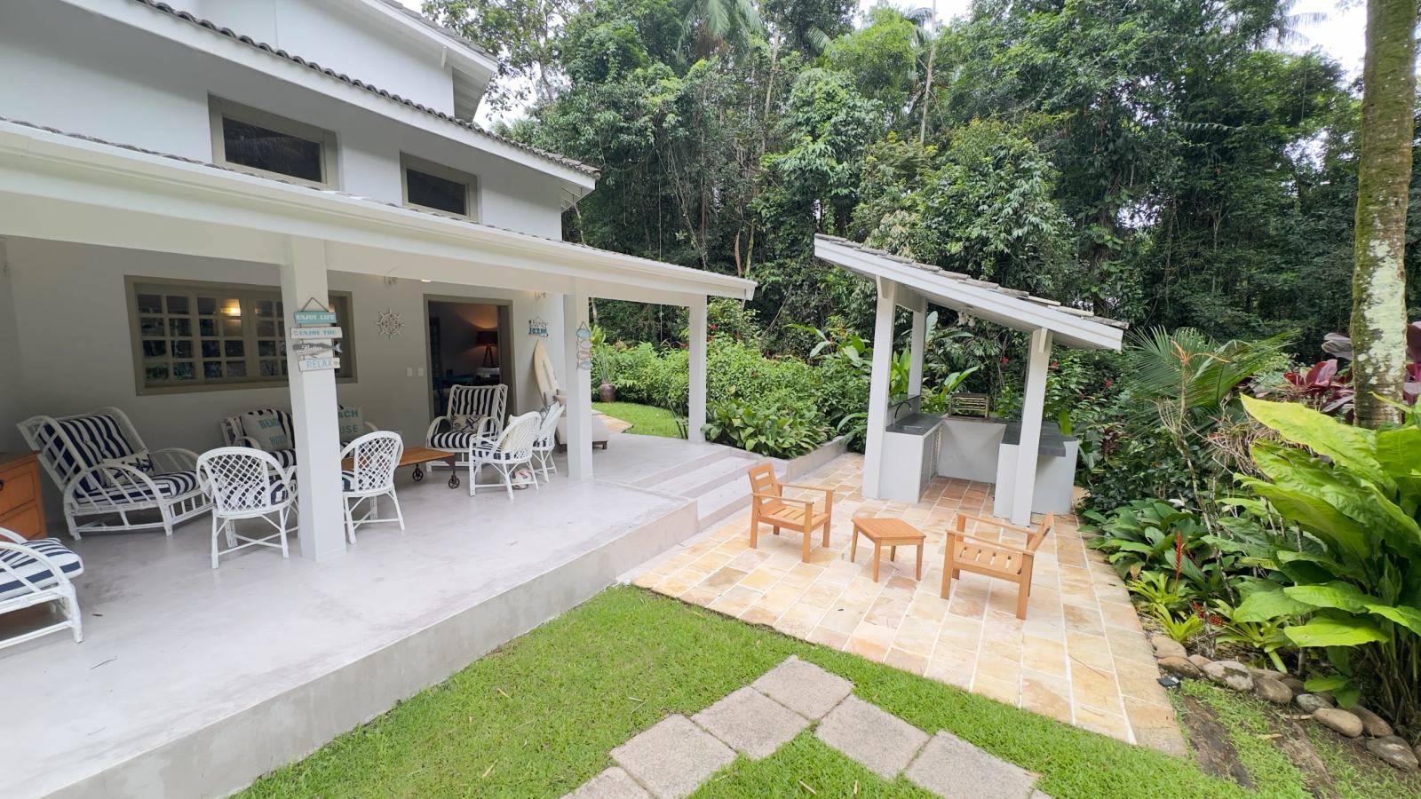 Área externa 9 — Iporanga, Guarujá, para locação, Casa