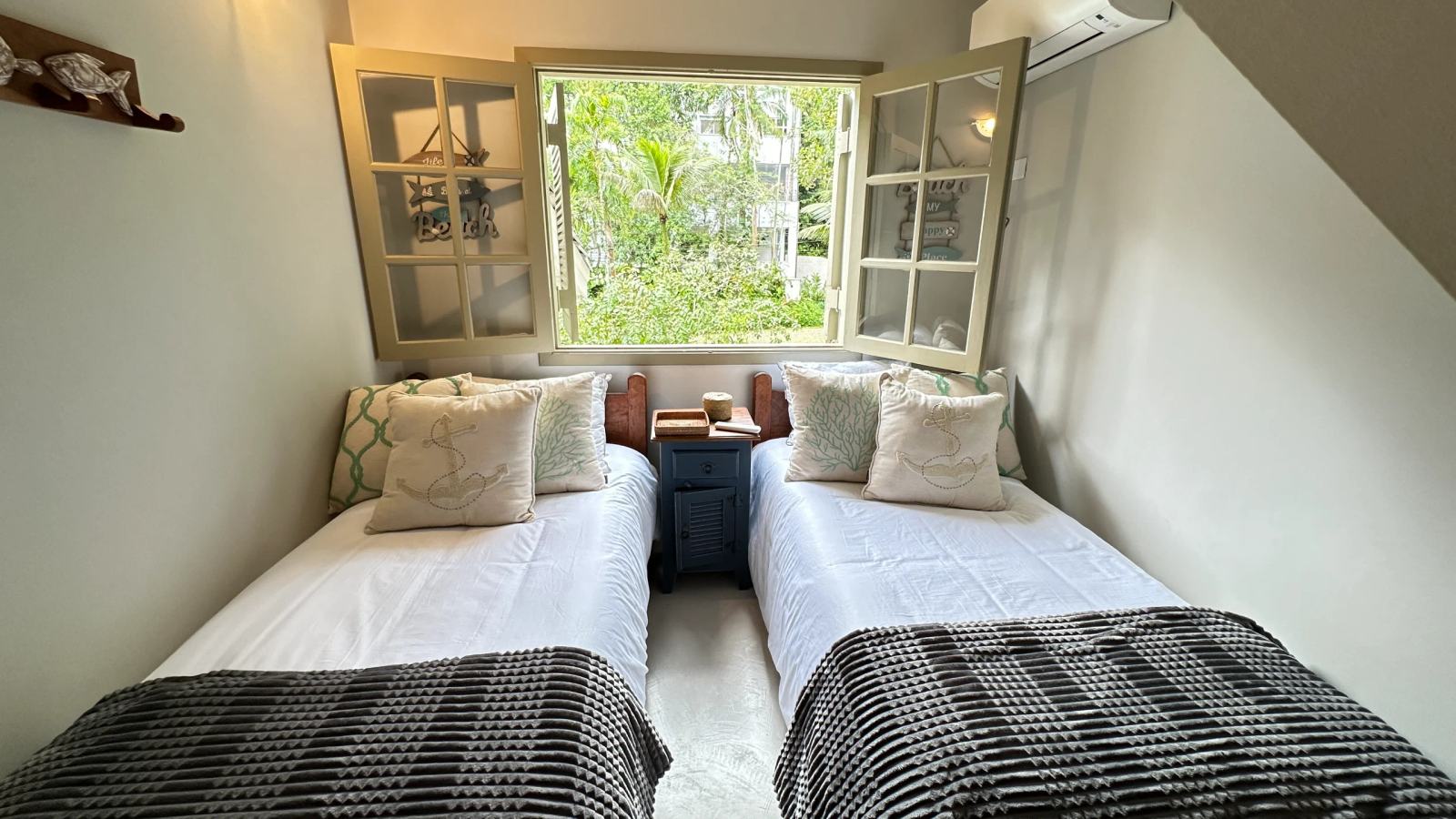 Suíte 7 — Iporanga, Guarujá, para locação, Casa
