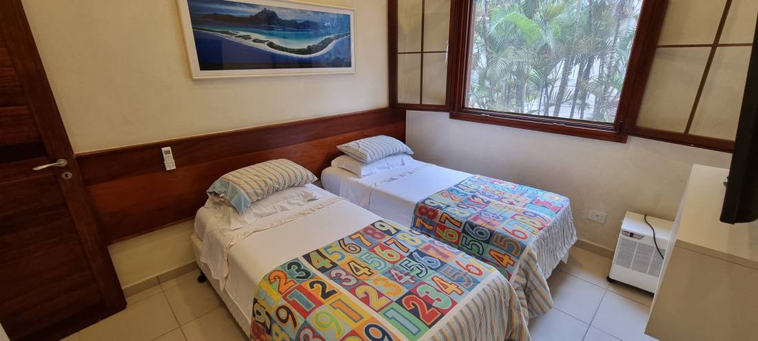 Casa no Condomínio Iporanga Guarujá — Villa 405