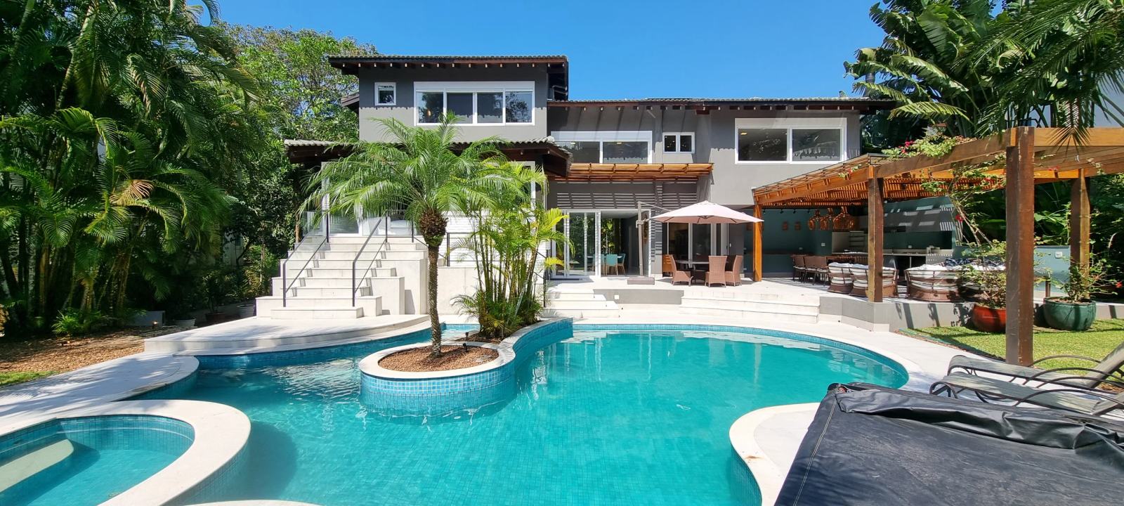 Fachada — Iporanga, Guarujá, à venda, Casa