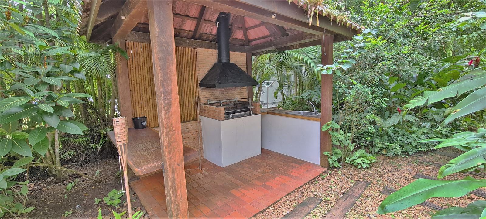 Área externa 6 — Iporanga, Guarujá, à venda e para locação, Casa