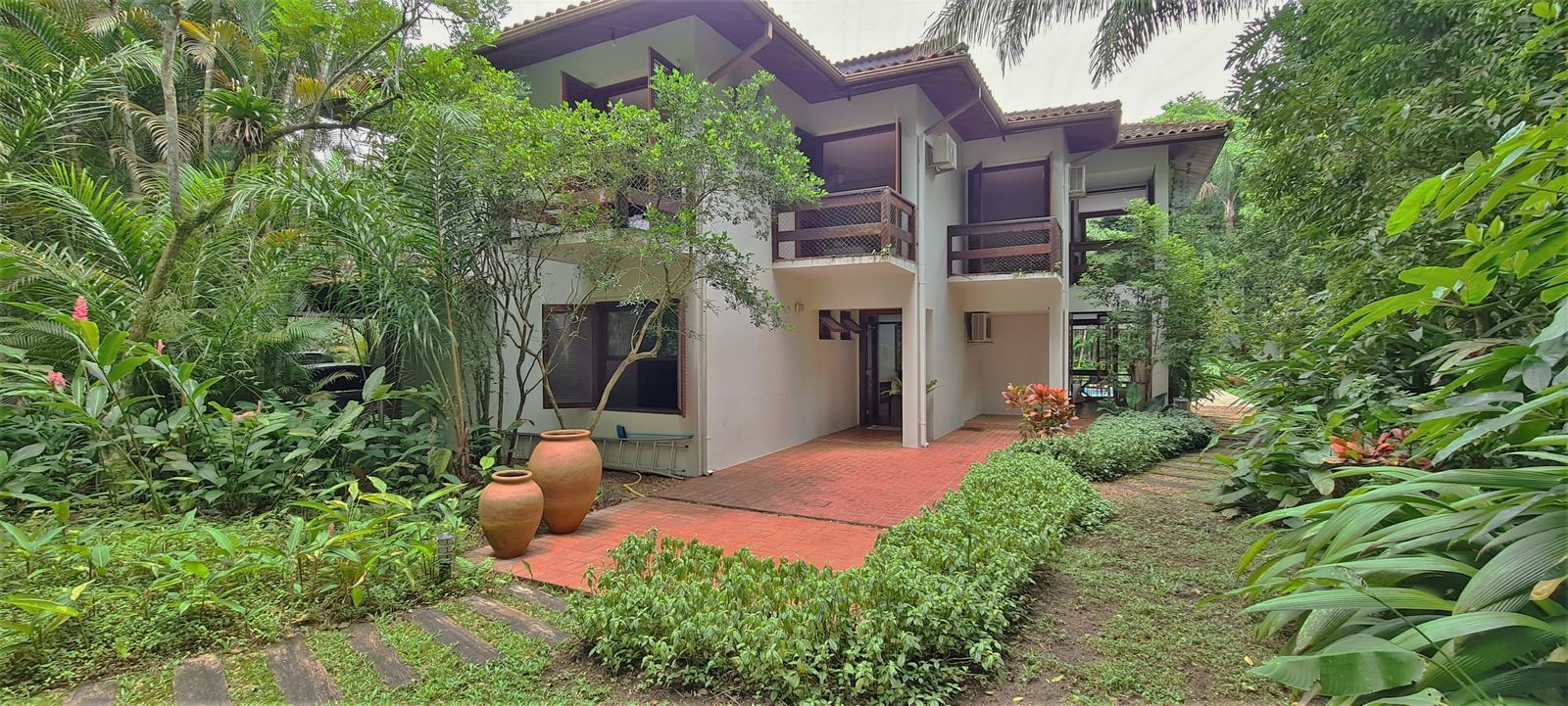 Fachada — Iporanga, Guarujá, à venda e para locação, Casa
