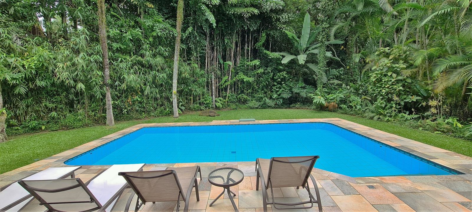 Área externa 5 — Iporanga, Guarujá, à venda e para locação, Casa