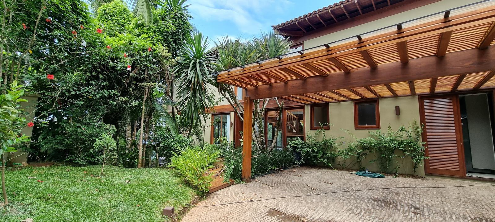 Fachada — São Pedro, Guarujá, à venda, Casa