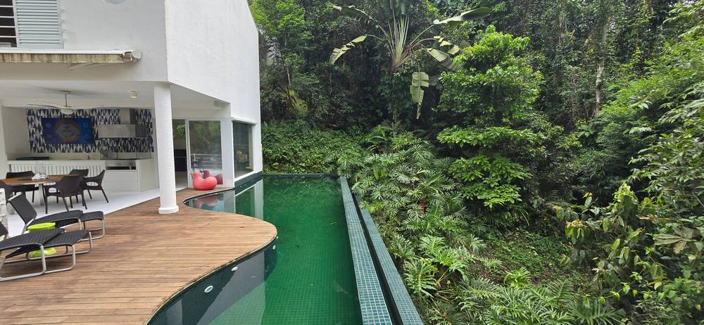 Casa no Condomínio Iporanga Guarujá — Villa 470